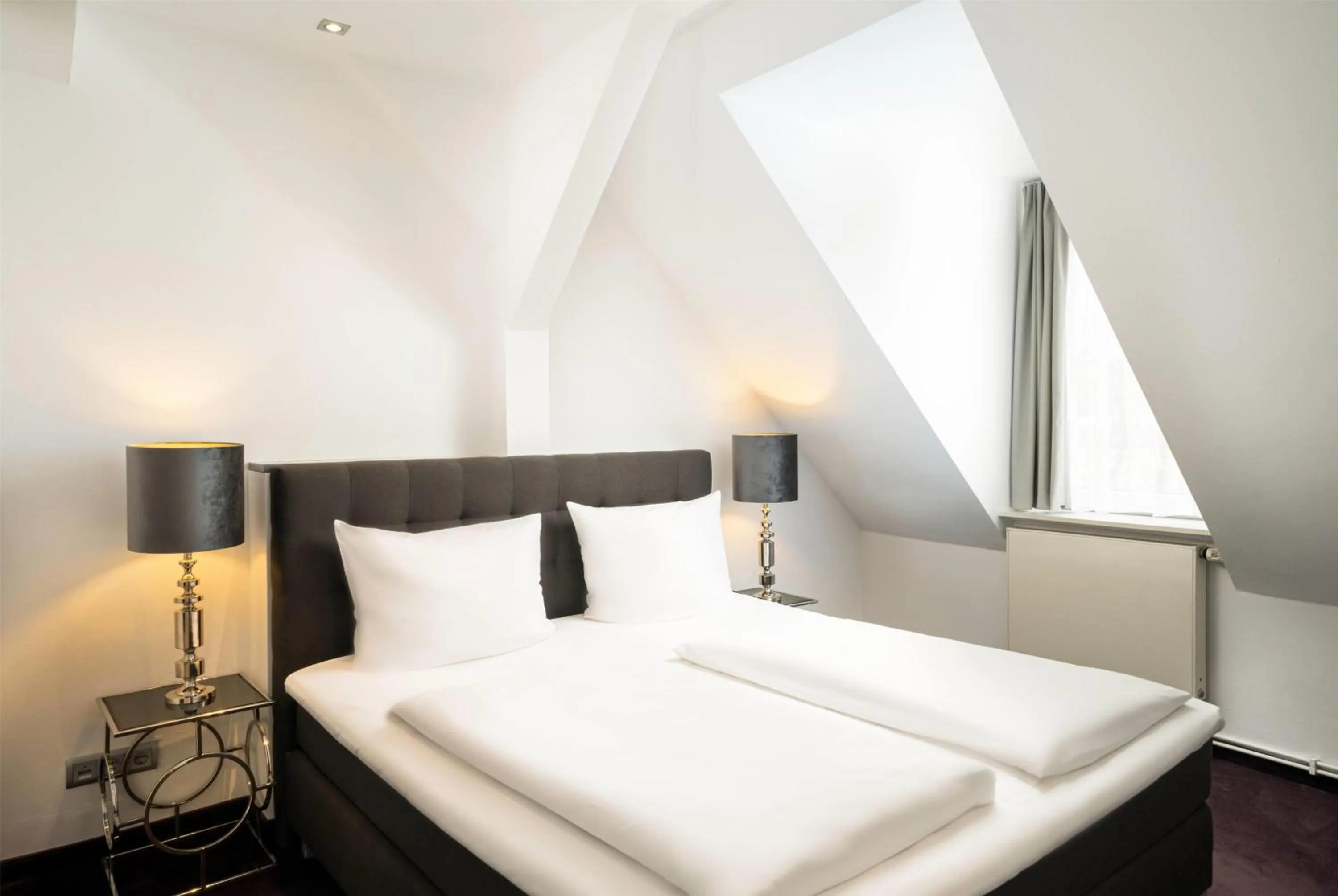 Photo of the whole room, Bed in elaya hotel hannover city, Trademark by Wyndham
