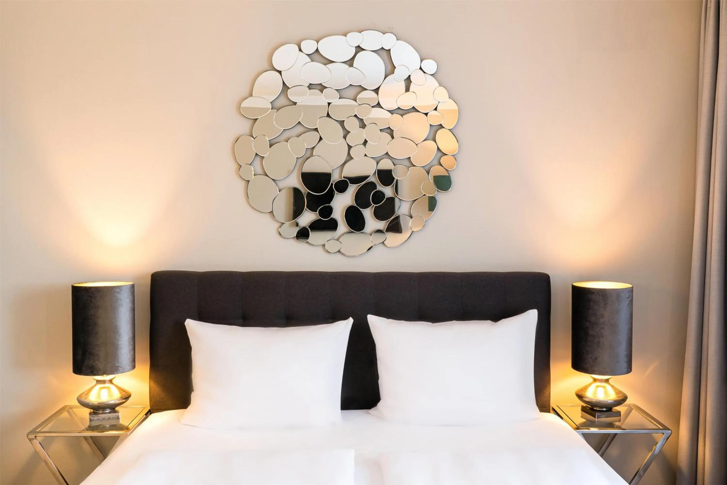 Photo of the whole room, Bed in elaya hotel hannover city, Trademark by Wyndham