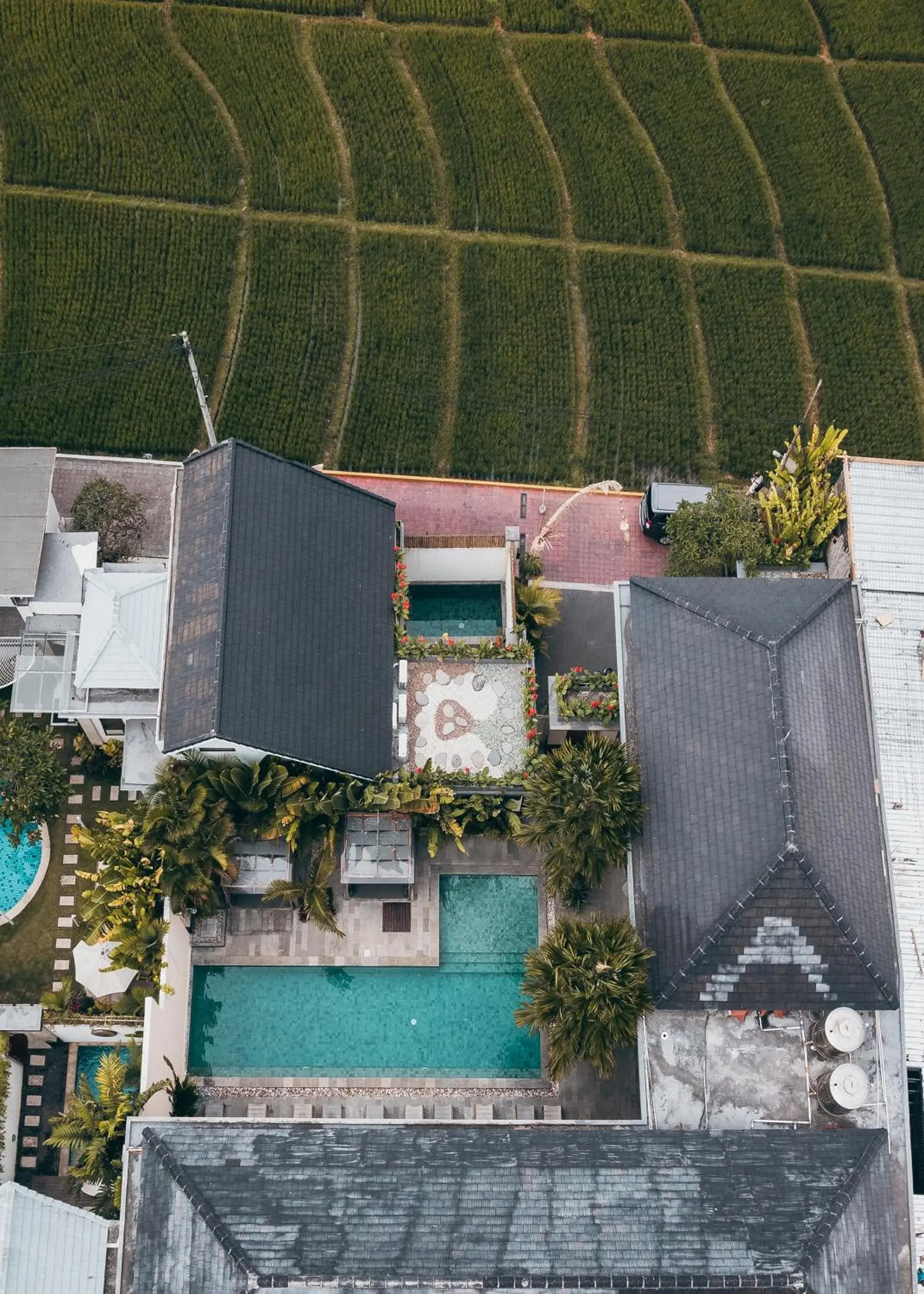 Property building in The Kamare Property building in The Kamare