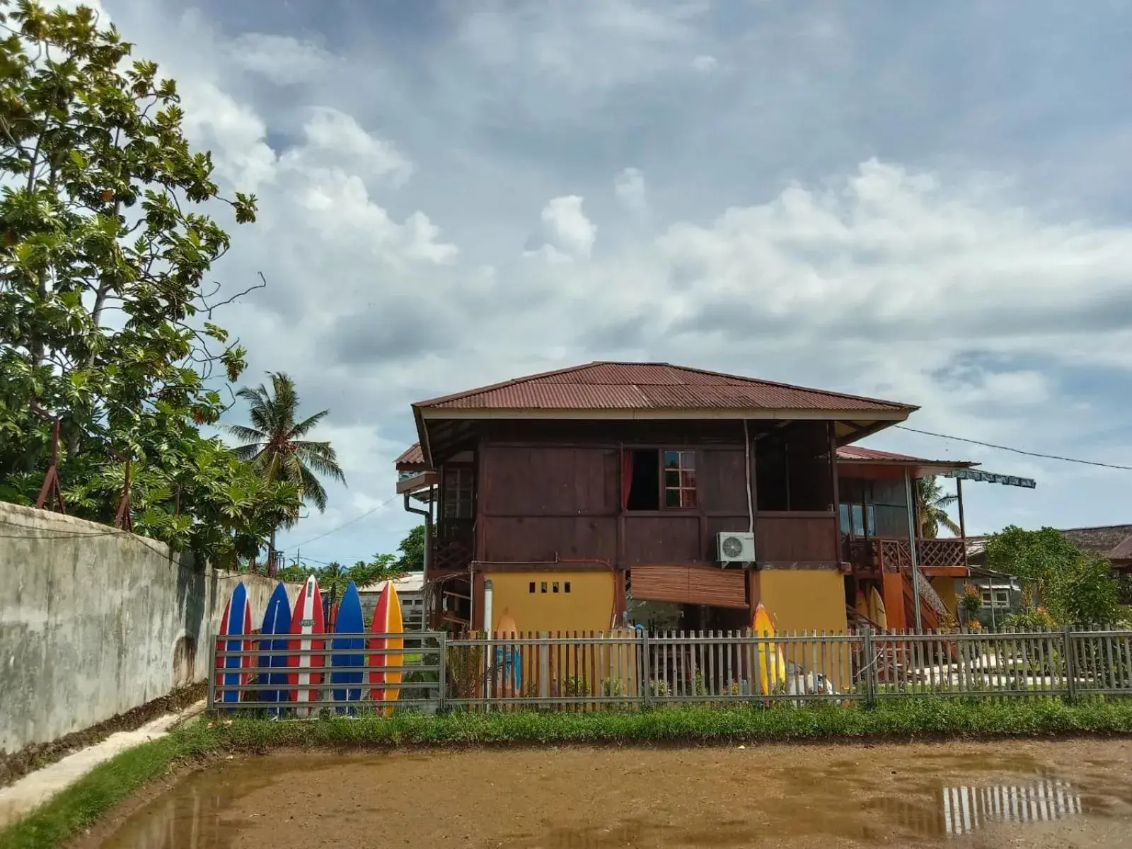 Arya's Surf Camp Cimaja Arya's Surf Camp Cimaja