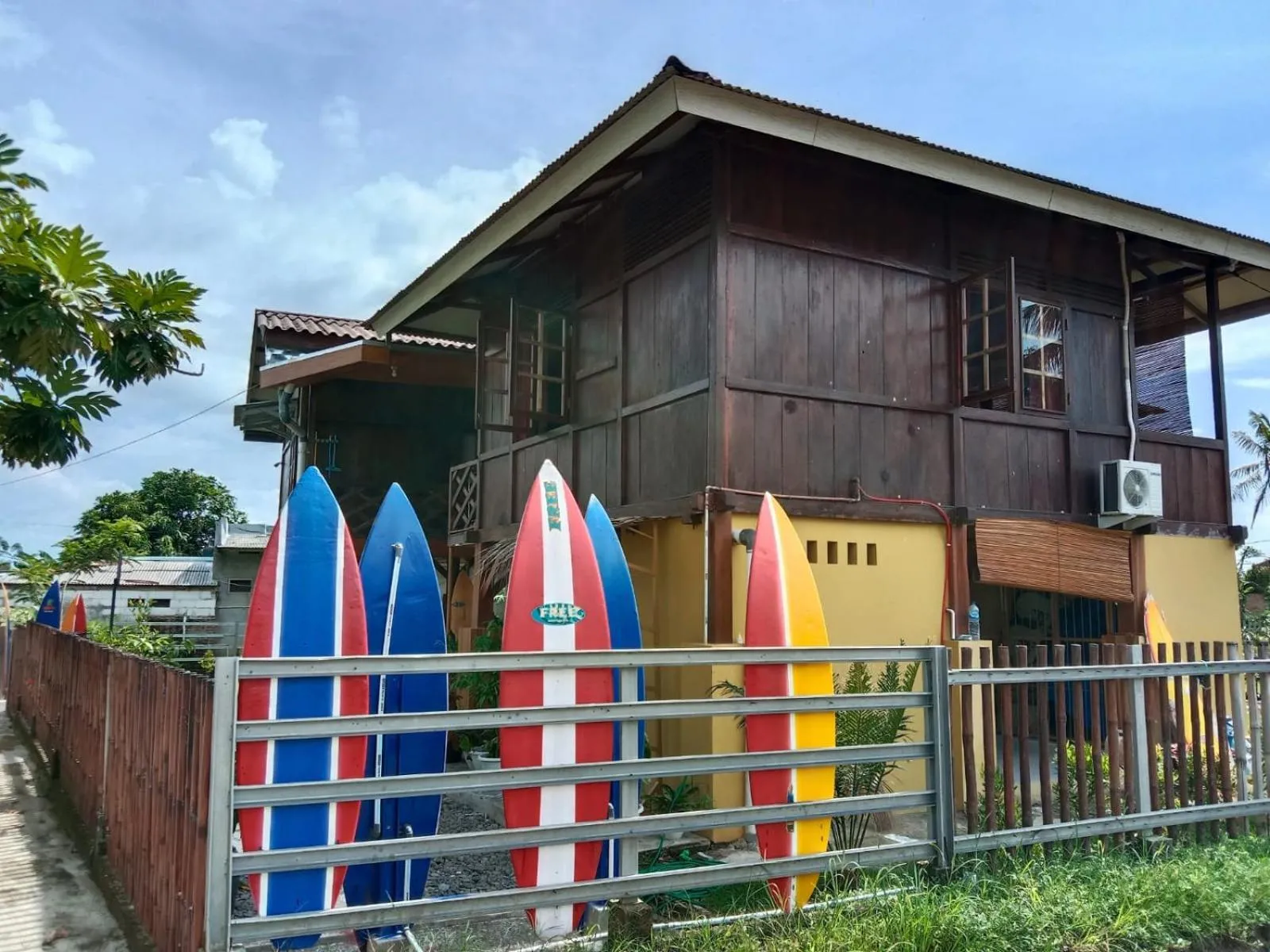 Property building in Arya's Surf Camp Cimaja