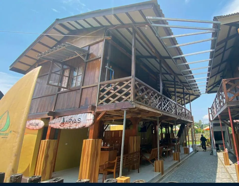 Property building in Arya's Surf Camp Cimaja