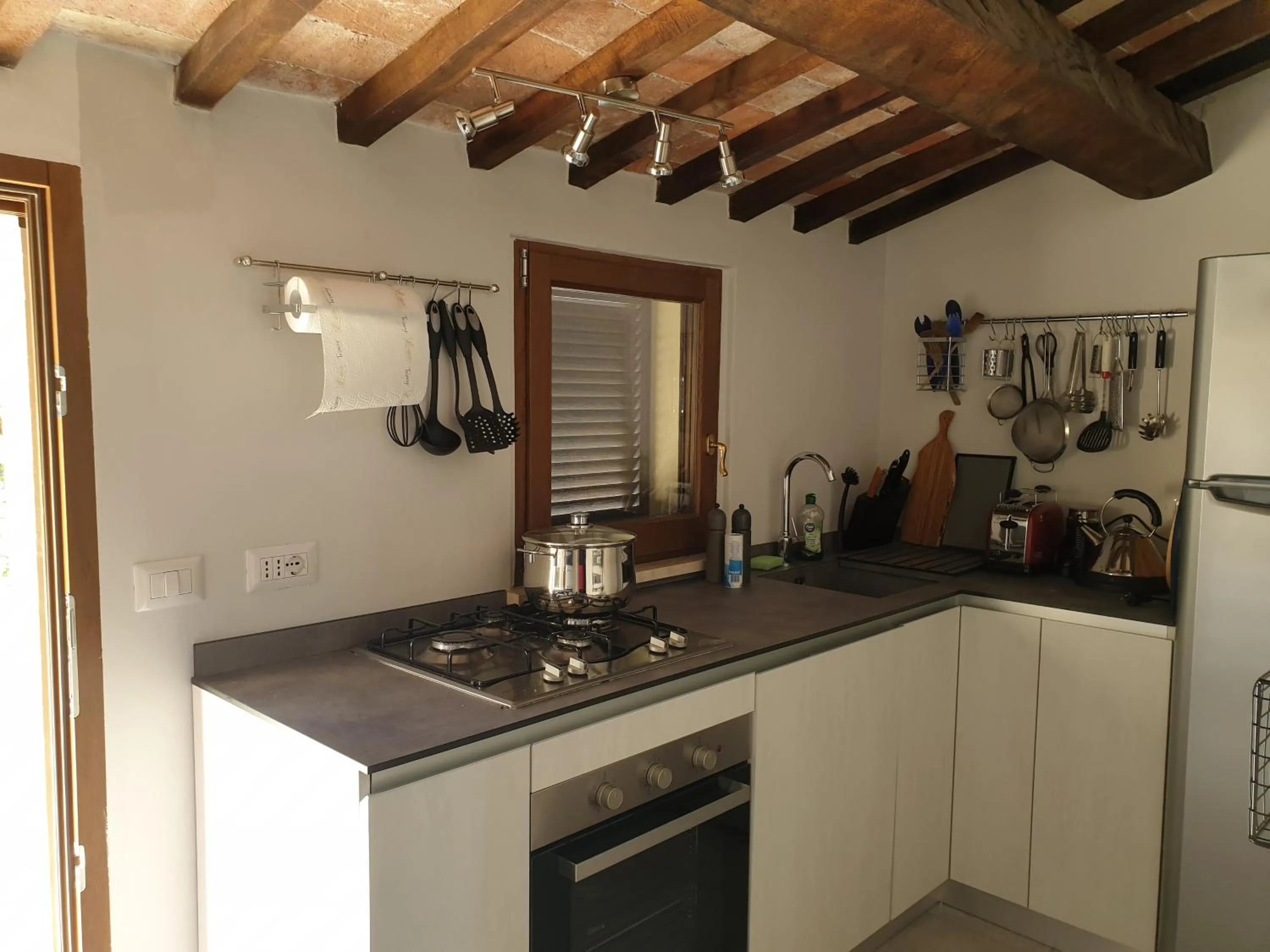 Kitchen or kitchenette in Le Querciolaie Monte Cavallo - upper apartment