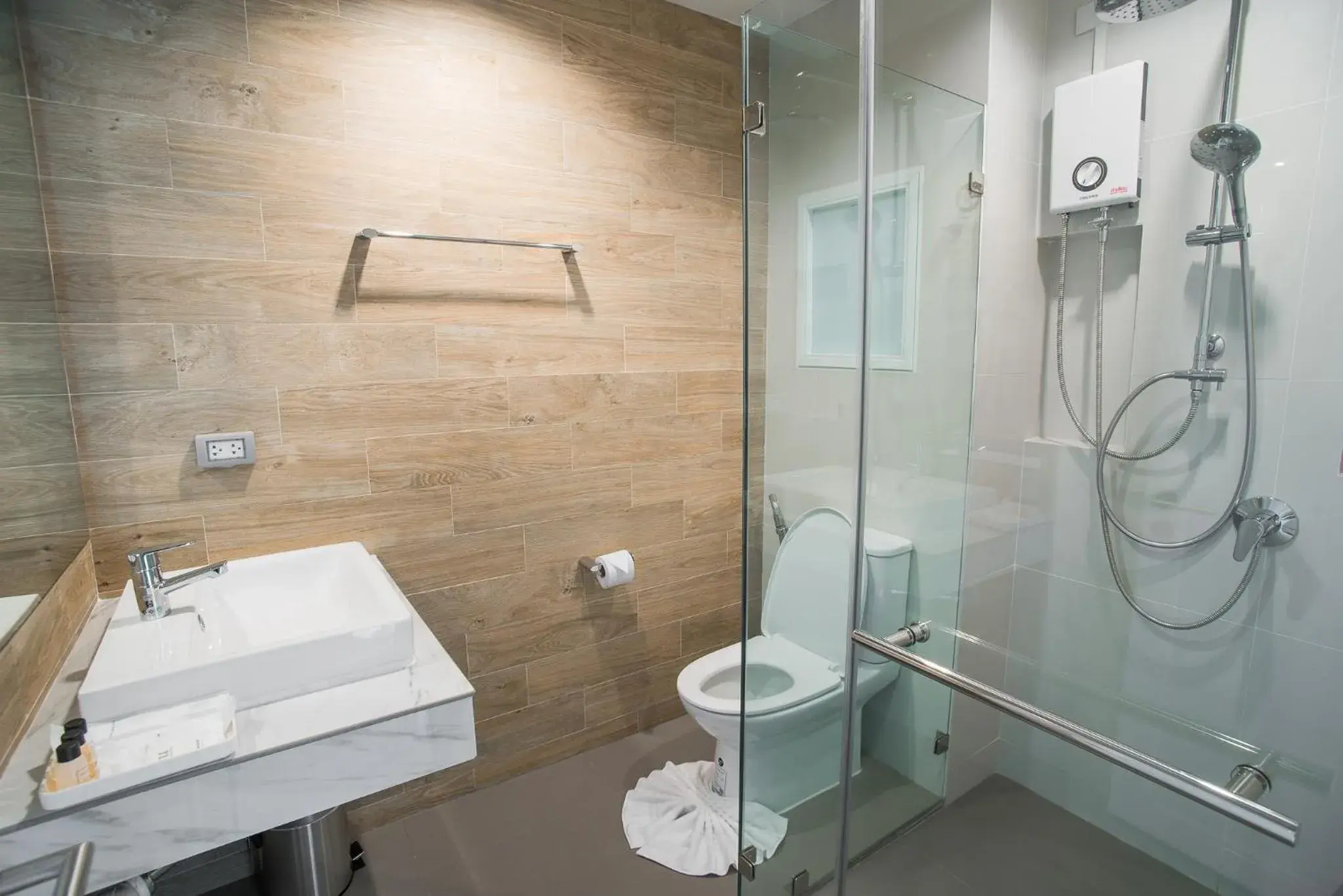 Bathroom in La Route Residence Pattaya