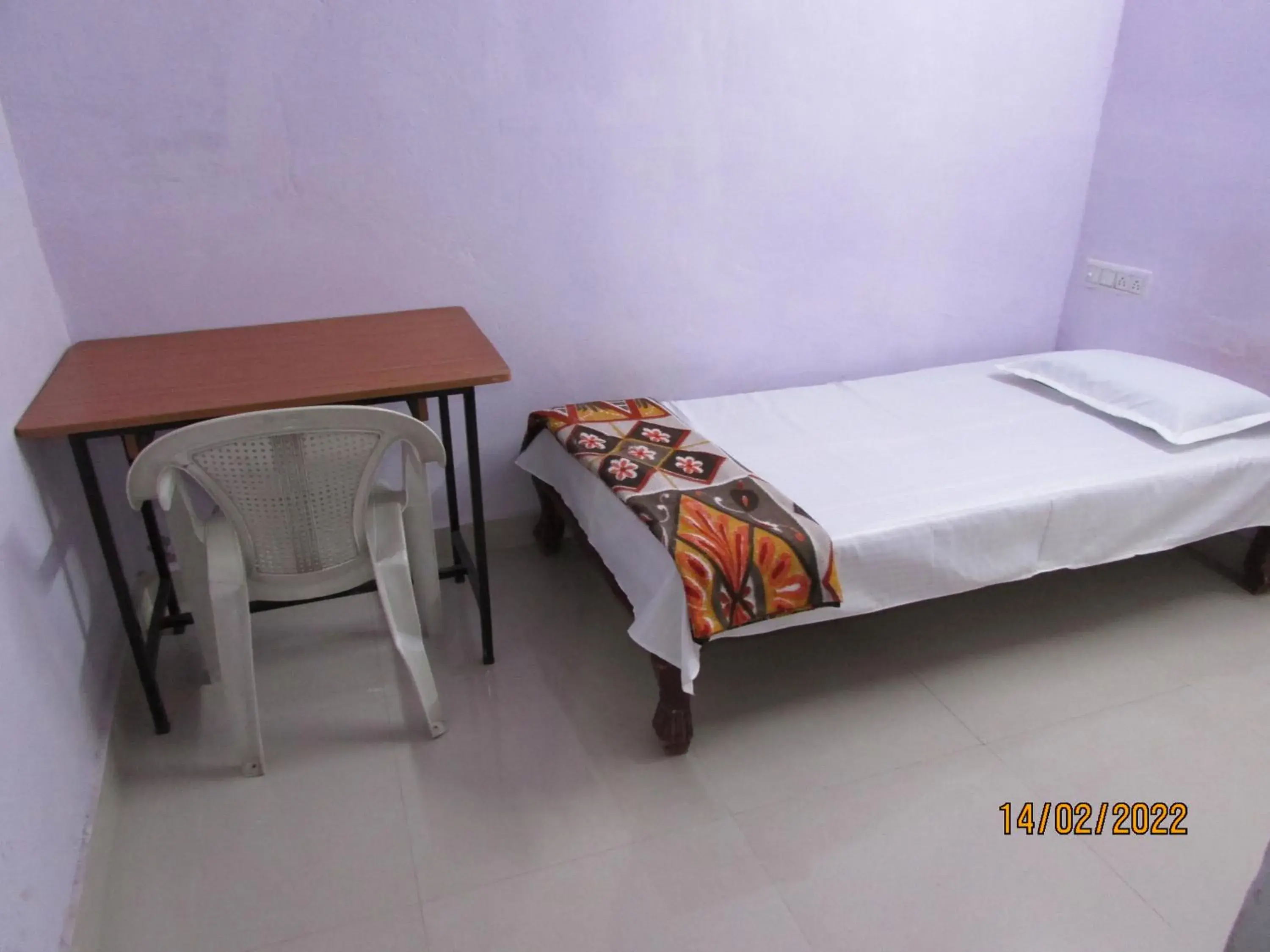 Bed in Ashish Guest House, Goverdhan Vilas Bed in Ashish Guest House, Goverdhan Vilas