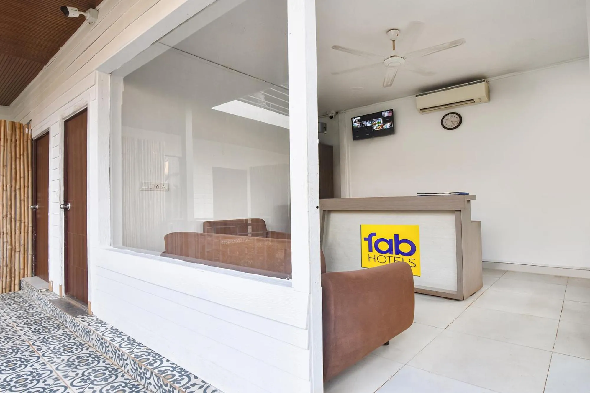 Lobby or reception in FabHotel Morjim Bliss - 500M From Morjim Beach