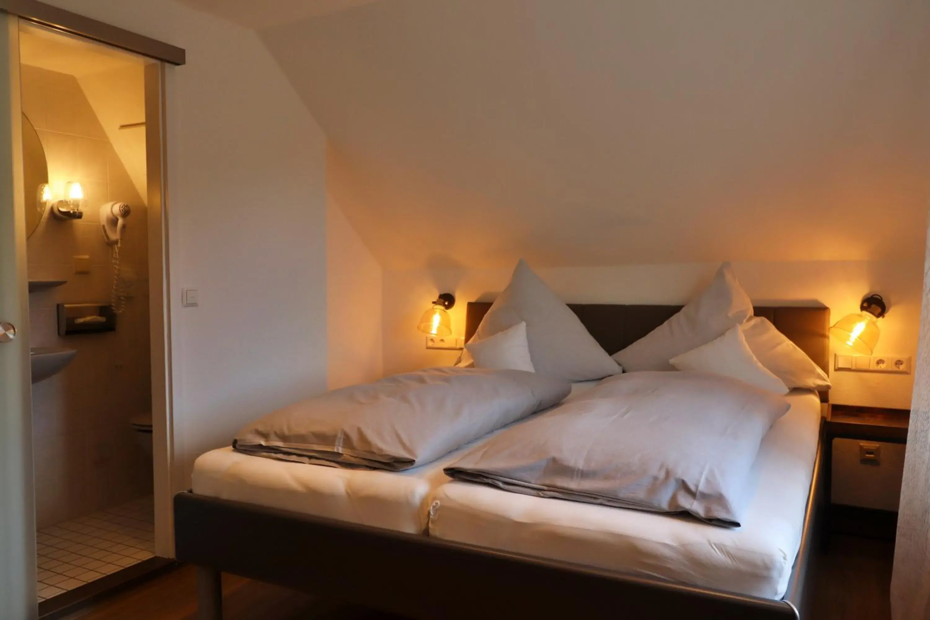 Bedroom, Bed in Hotel Zur Post Bedroom, Bed in Hotel Zur Post