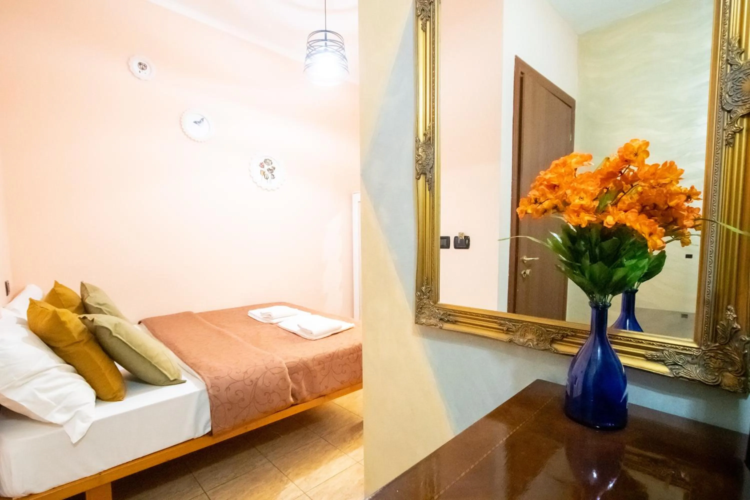 Bed in B&B Colorful Suite Yard