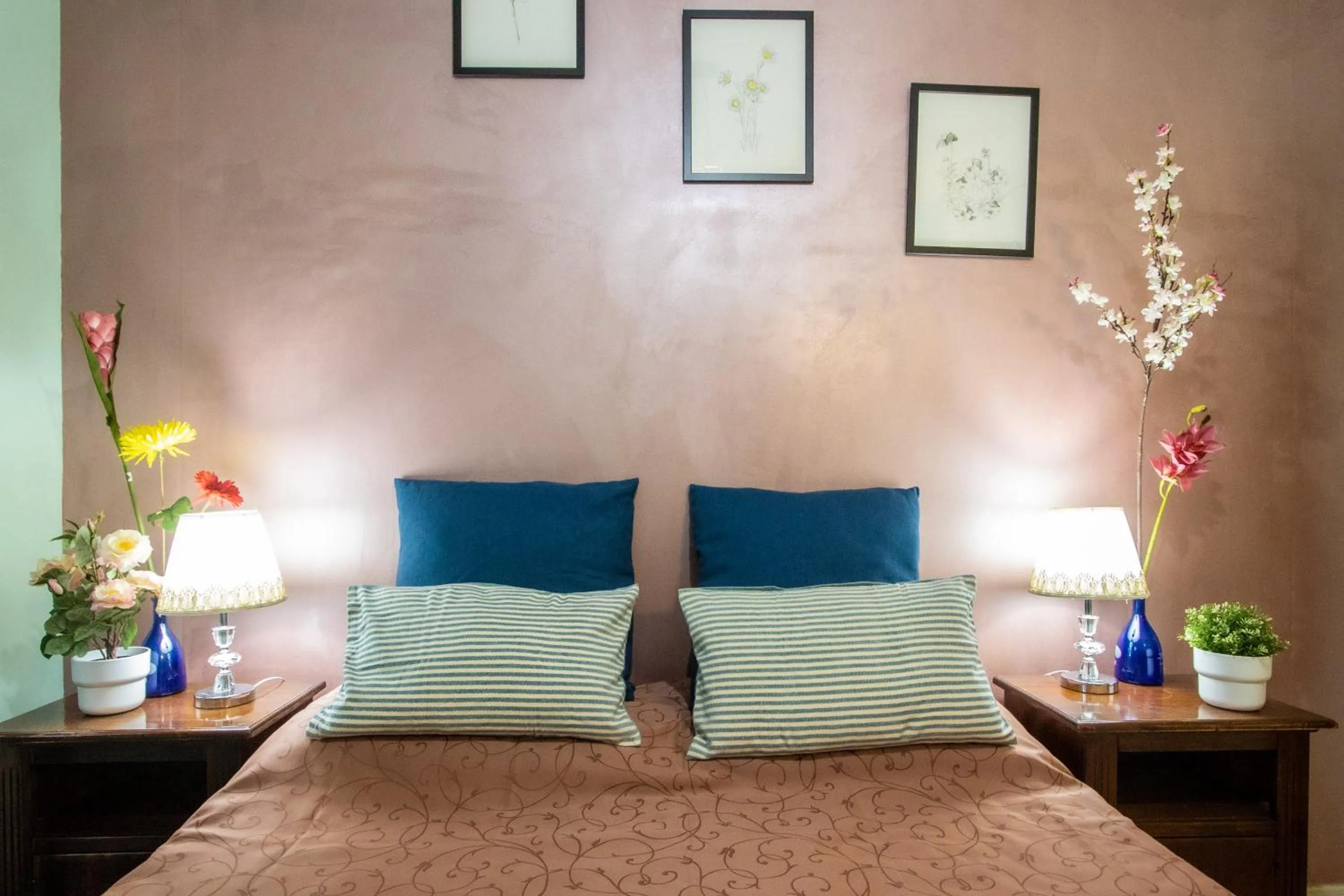 Bed in B&B Colorful Suite Yard