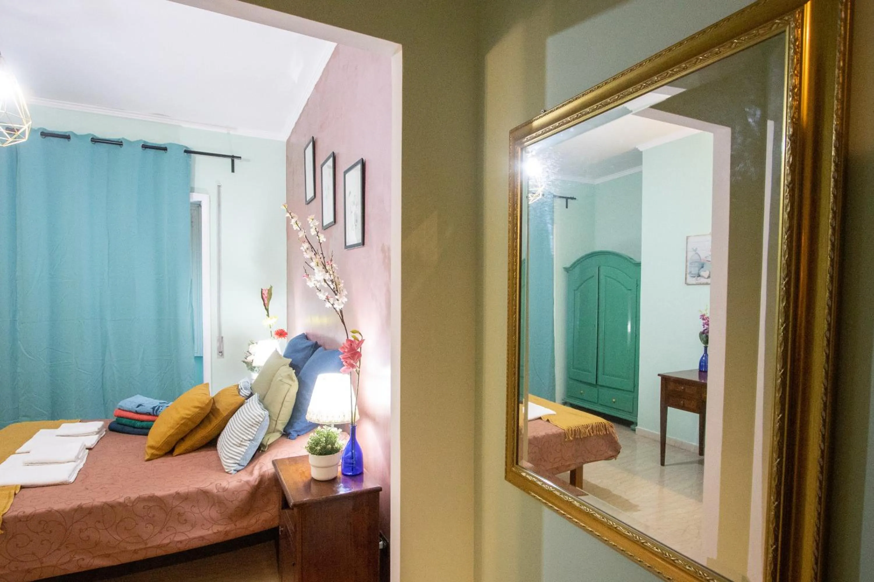 Spring, Bed in B&B Colorful Suite Yard