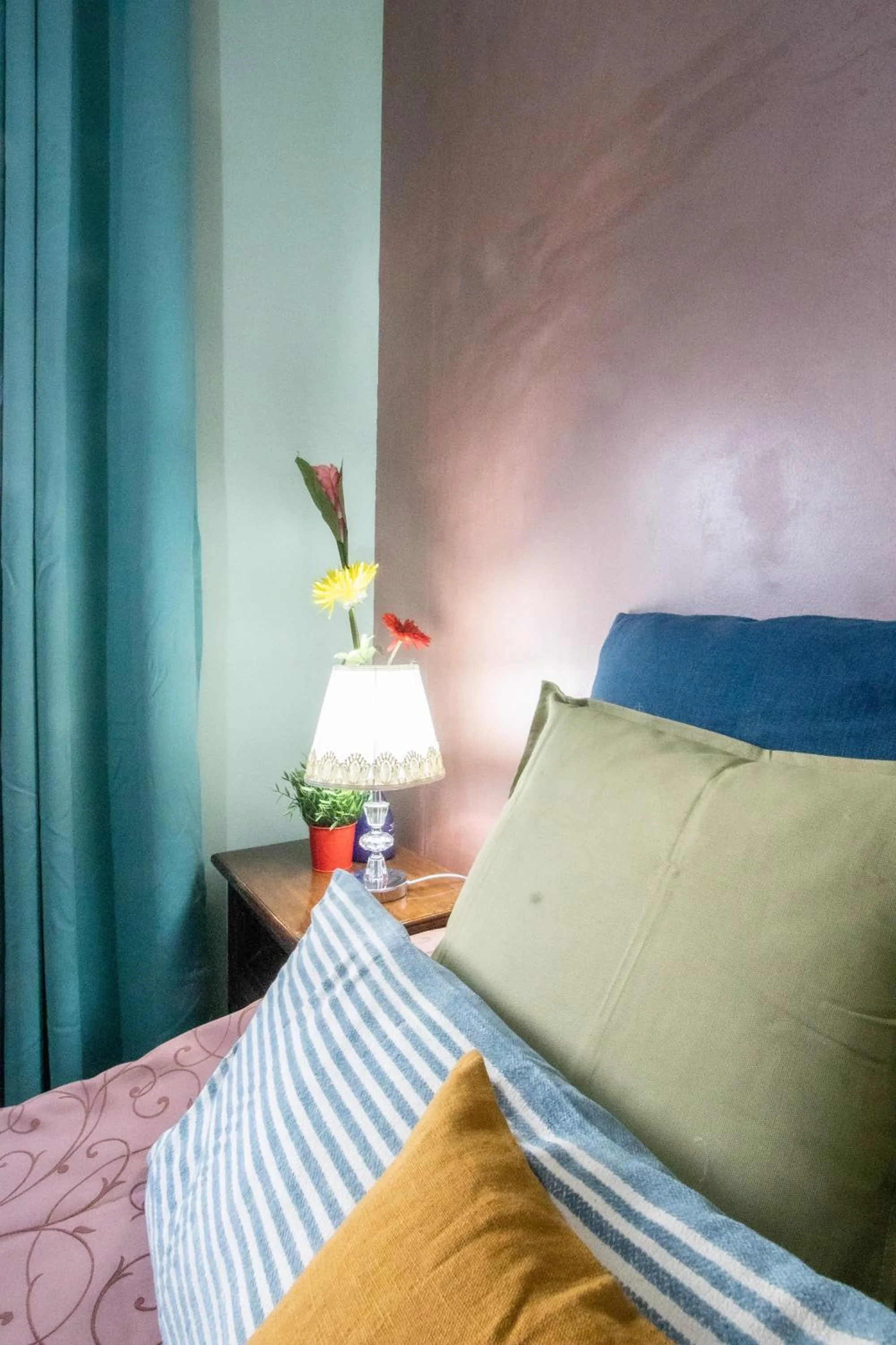 Bed in B&B Colorful Suite Yard