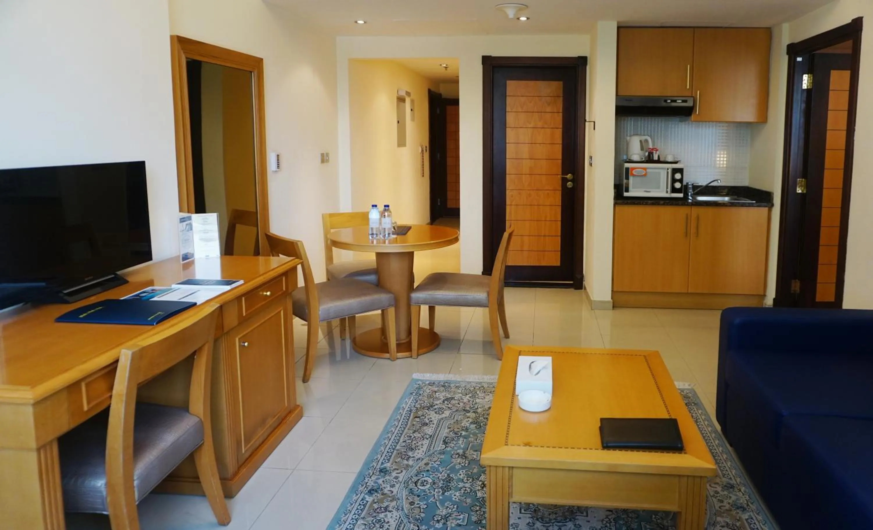 Kitchen or kitchenette in Golden Tulip Sharjah