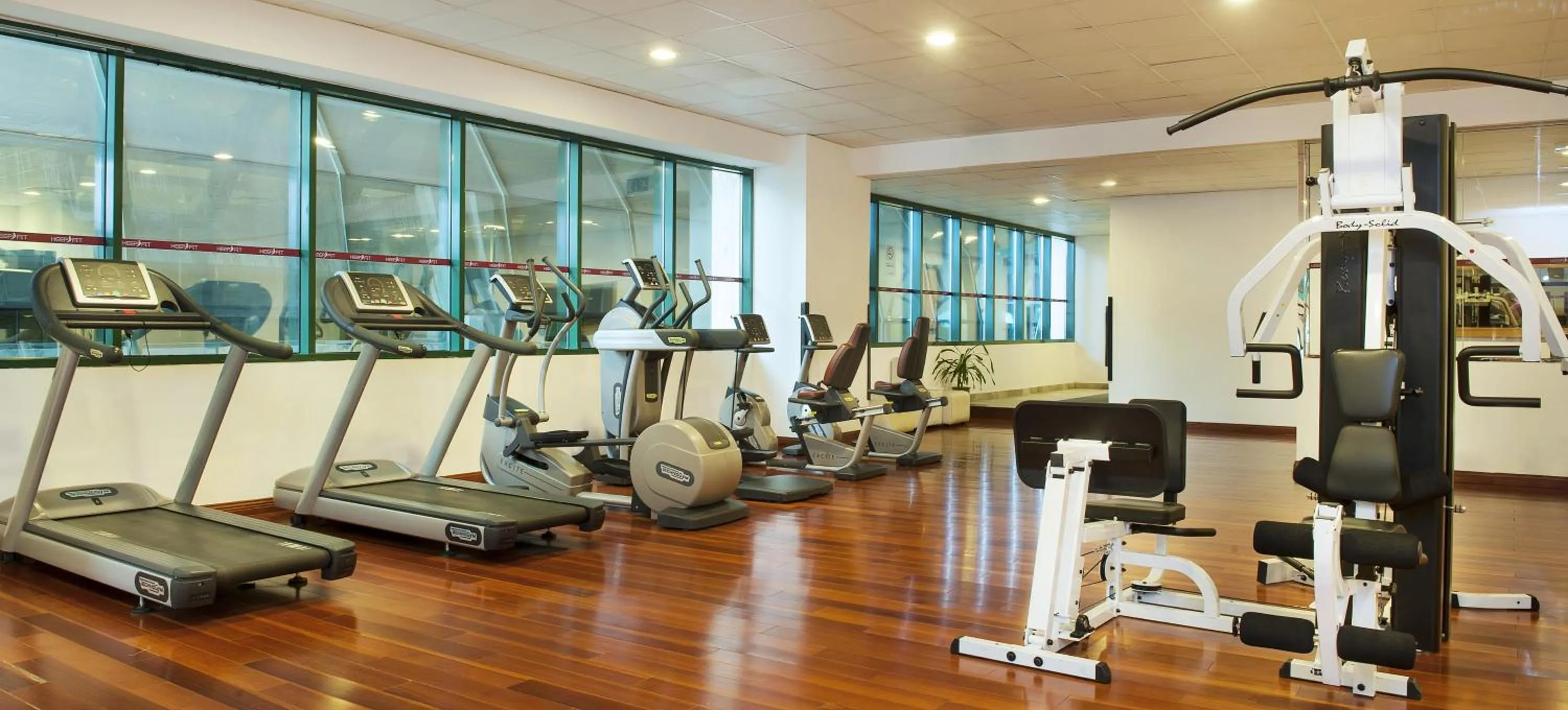 Fitness centre/facilities in Golden Tulip Sharjah