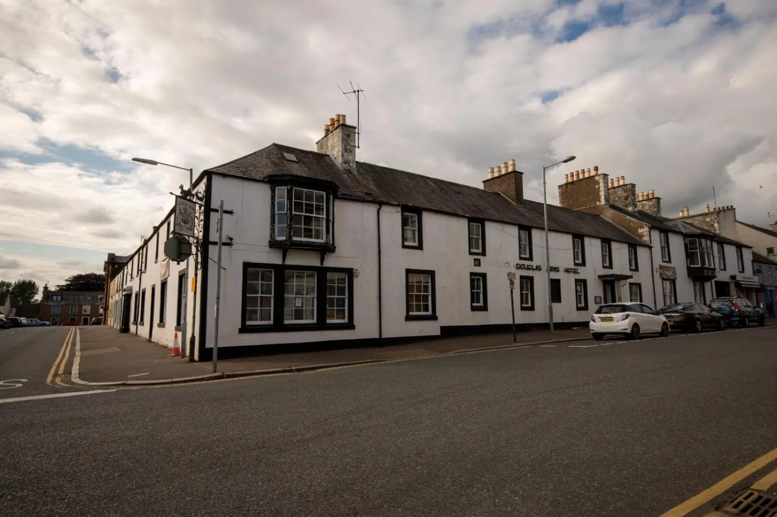 Property building in Douglas Arms Hotel