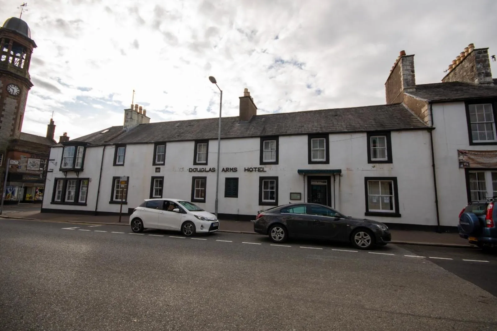 Property building in Douglas Arms Hotel
