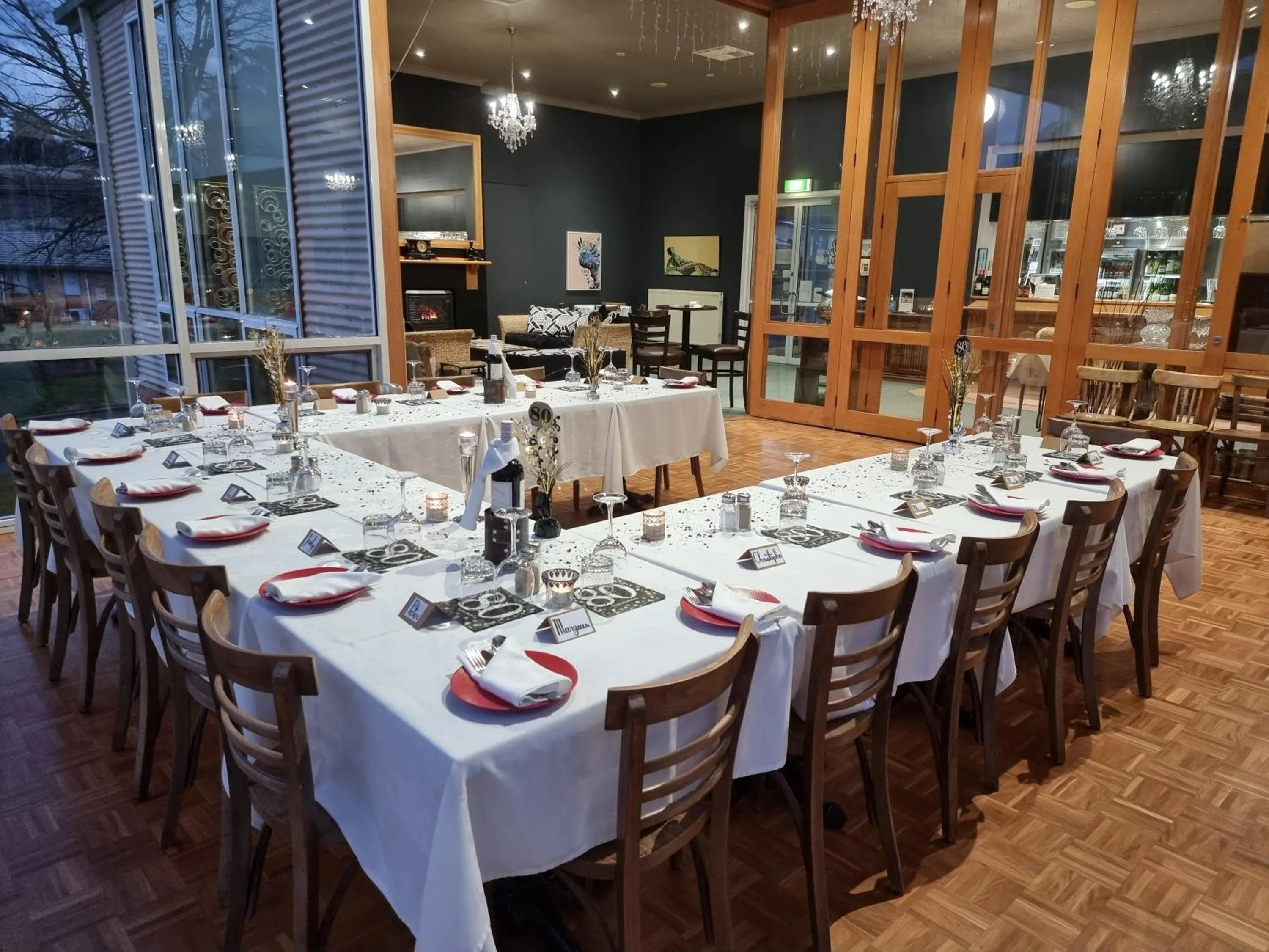 Restaurant/places to eat in Tumbarumba Motel & Elms Restaurant