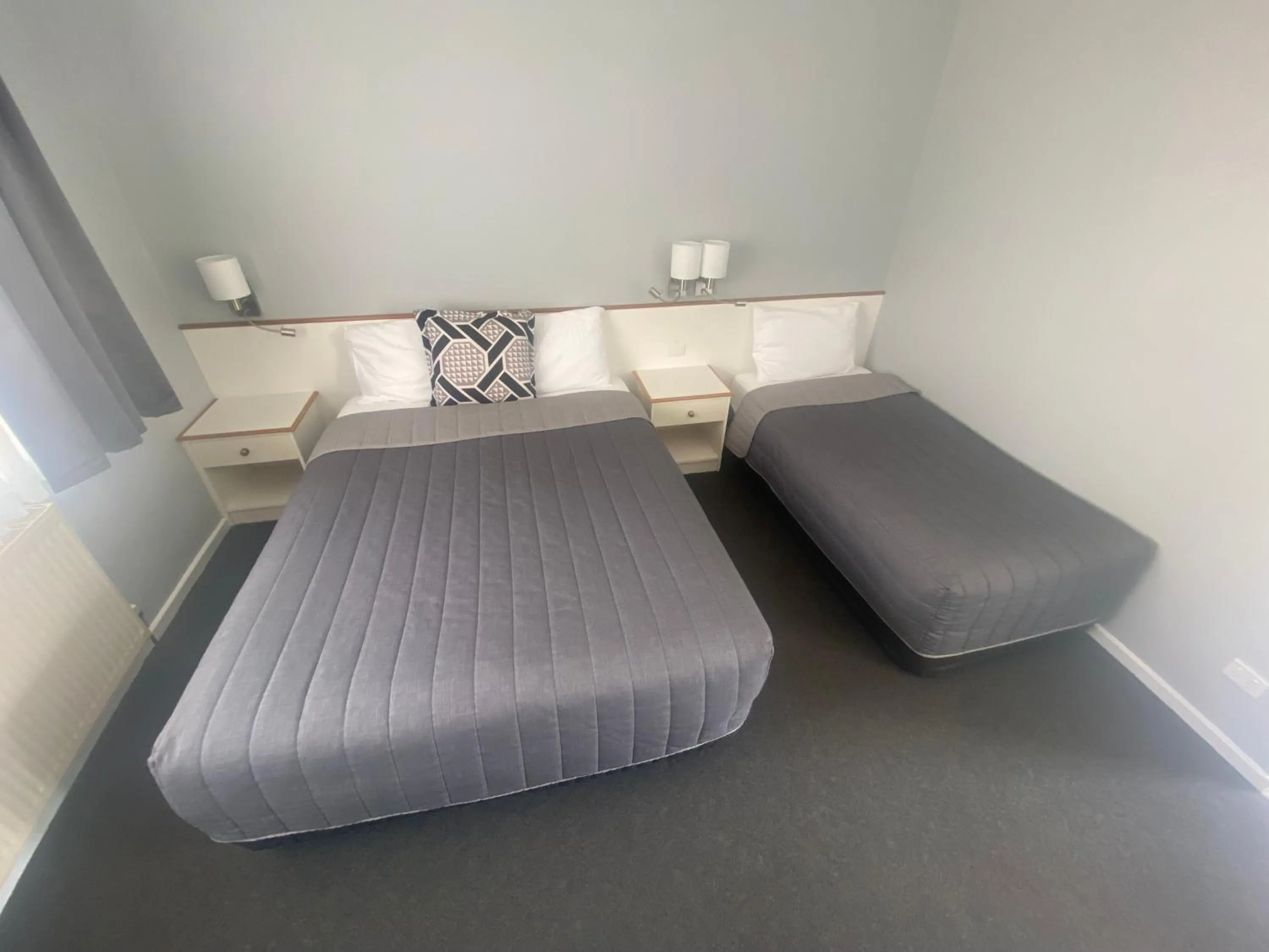 Bed in Tumbarumba Motel & Elms Restaurant