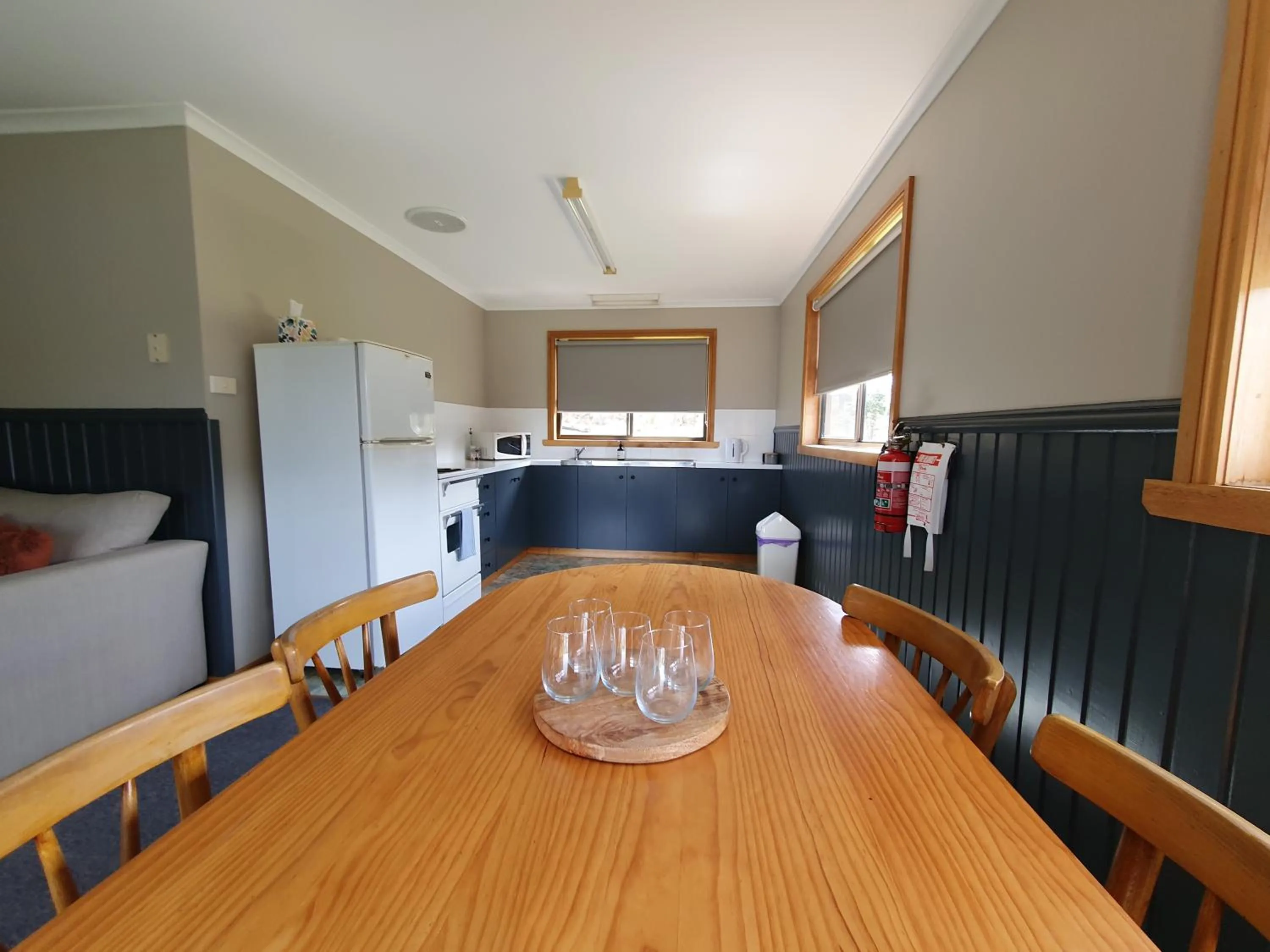 Dining area in Lake Yalleena Nature Retreat