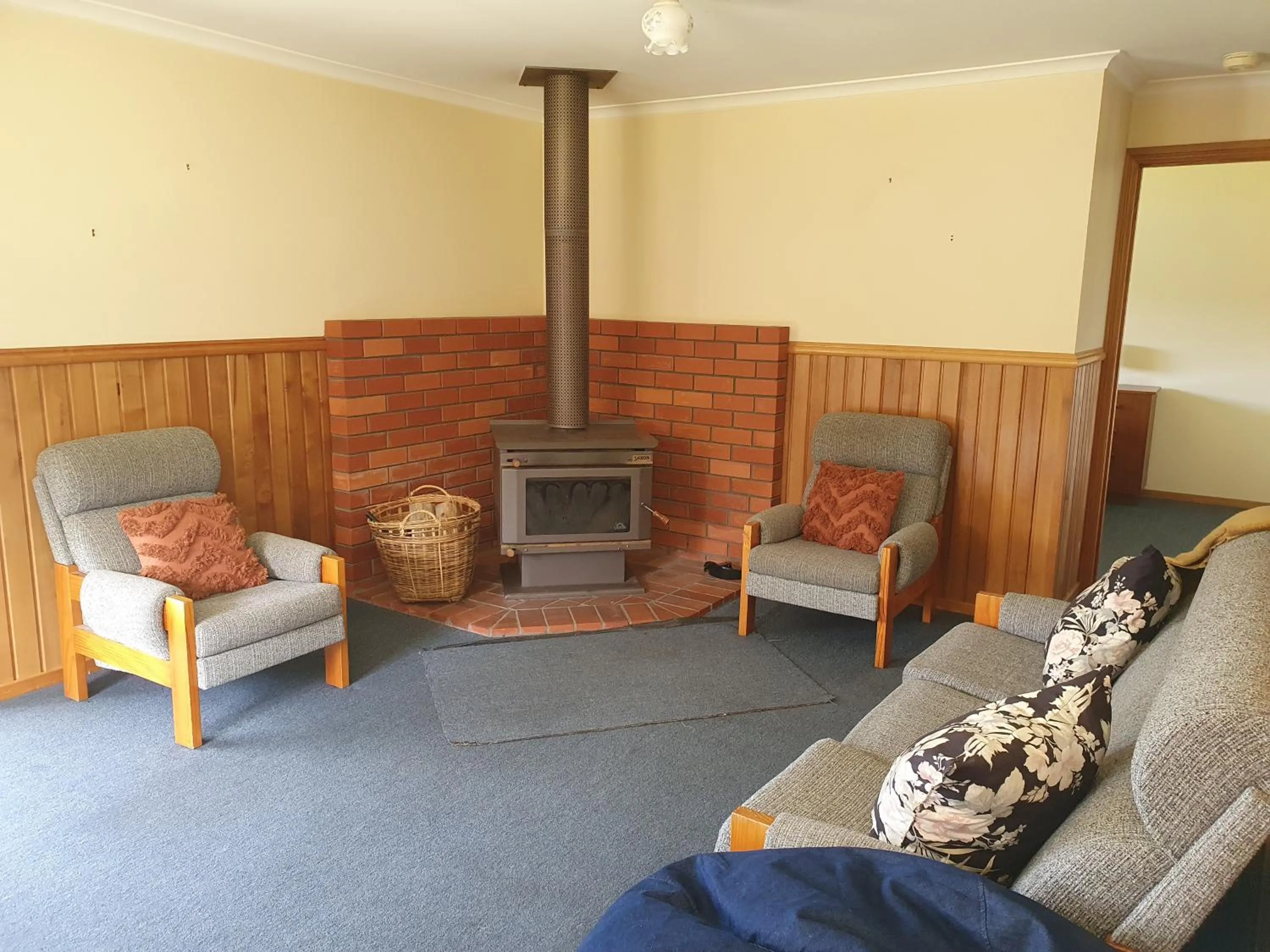 Seating area in Lake Yalleena Nature Retreat