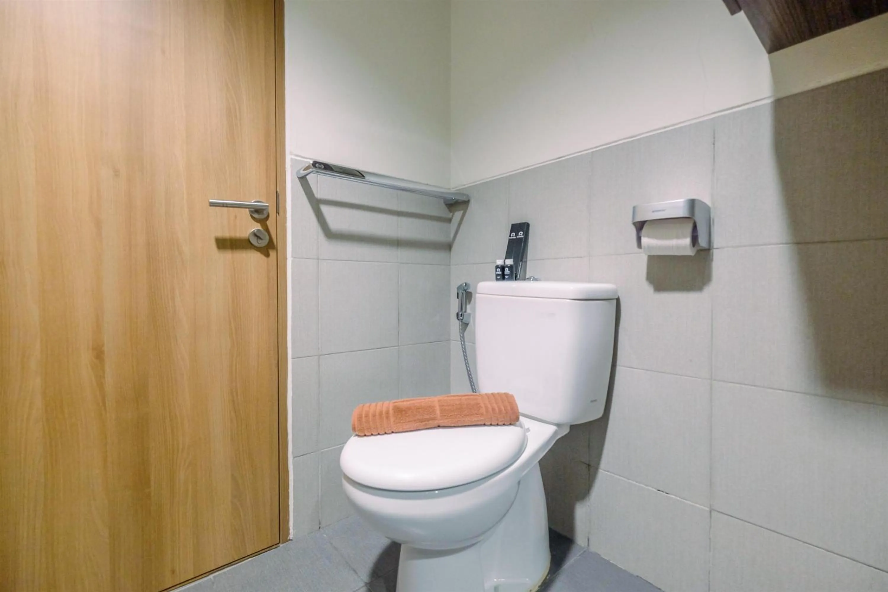 Bathroom in Stunning Studio Apartment at Bogor Icon By Travelio