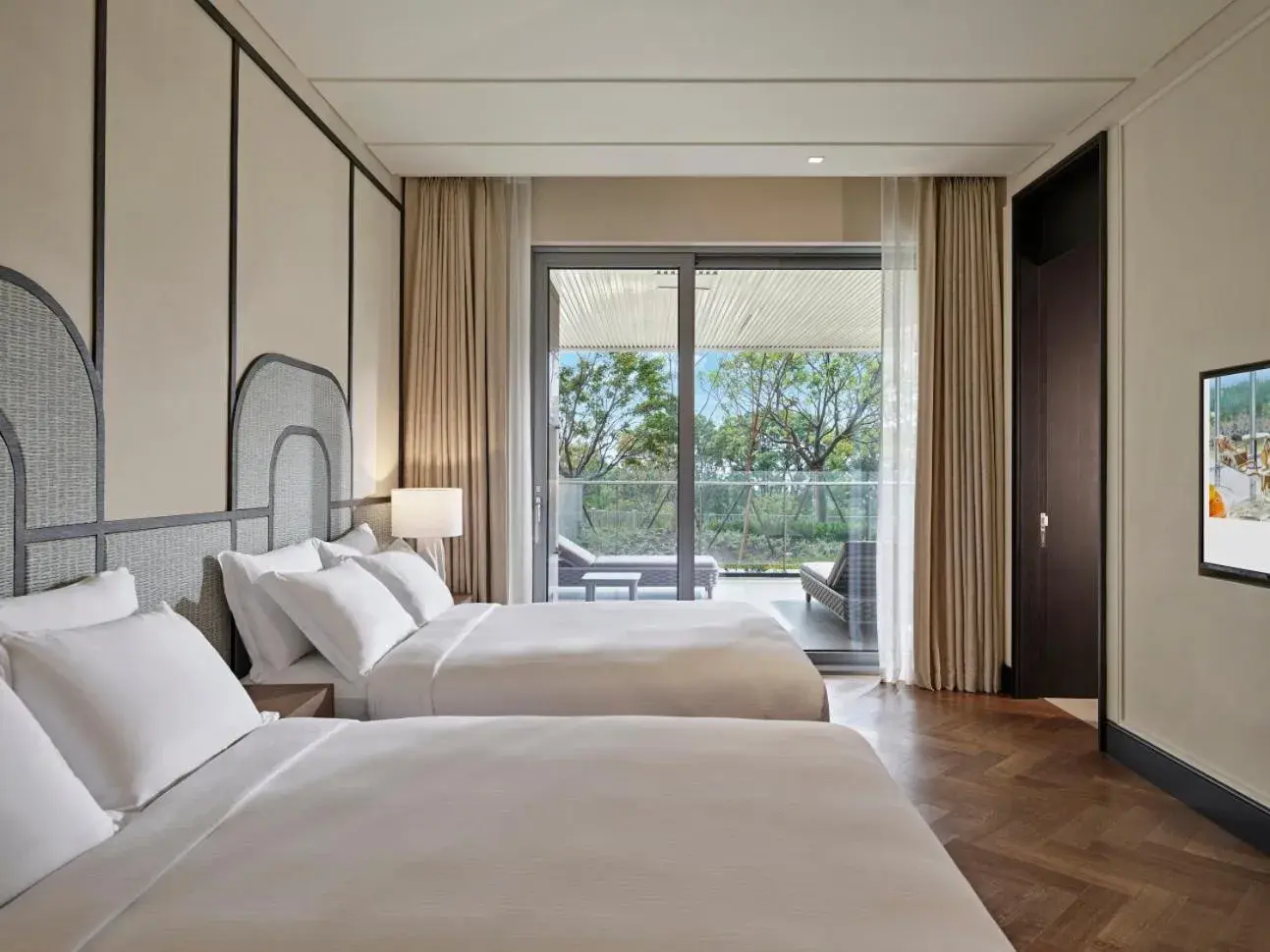 Photo of the whole room, Bed in Grand Josun Jeju Photo of the whole room, Bed in Grand Josun Jeju