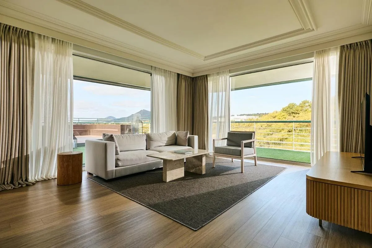 Living room in Grand Josun Jeju
