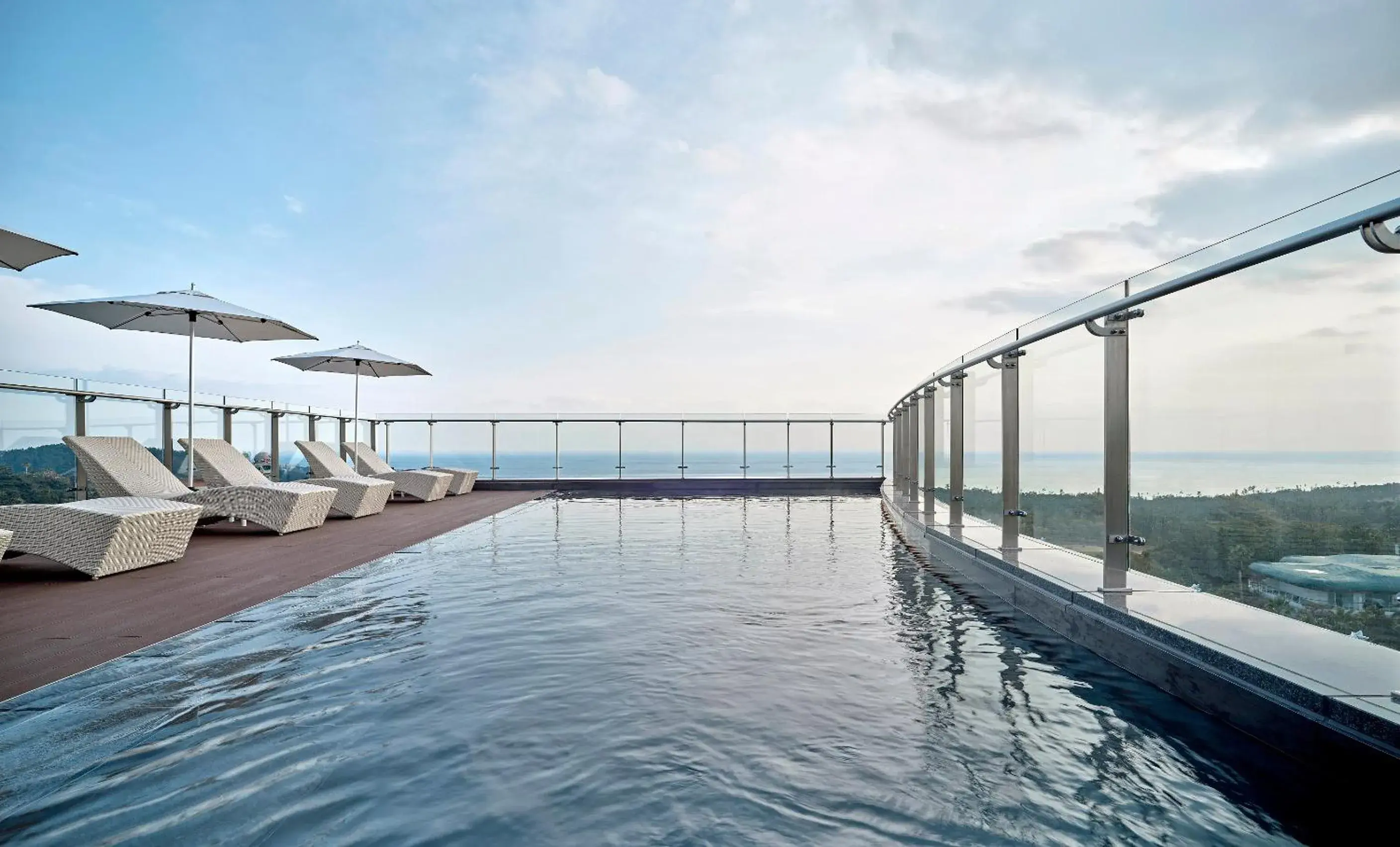 Swimming pool in Grand Josun Jeju Swimming pool in Grand Josun Jeju