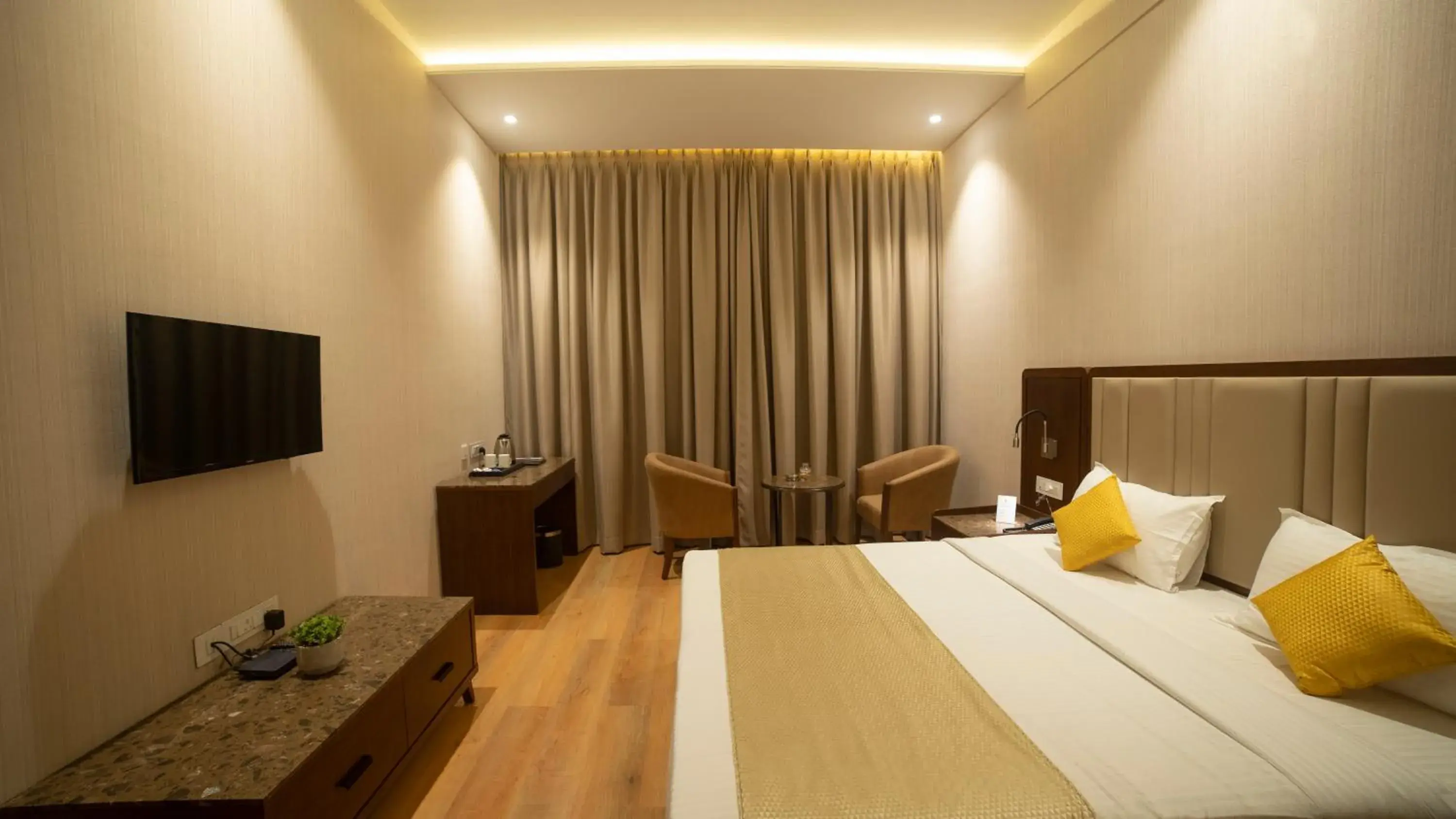 Presidential Suite - single occupancy in HOTEL RAJHANS ABHINANDAN Presidential Suite - single occupancy in HOTEL RAJHANS ABHINANDAN