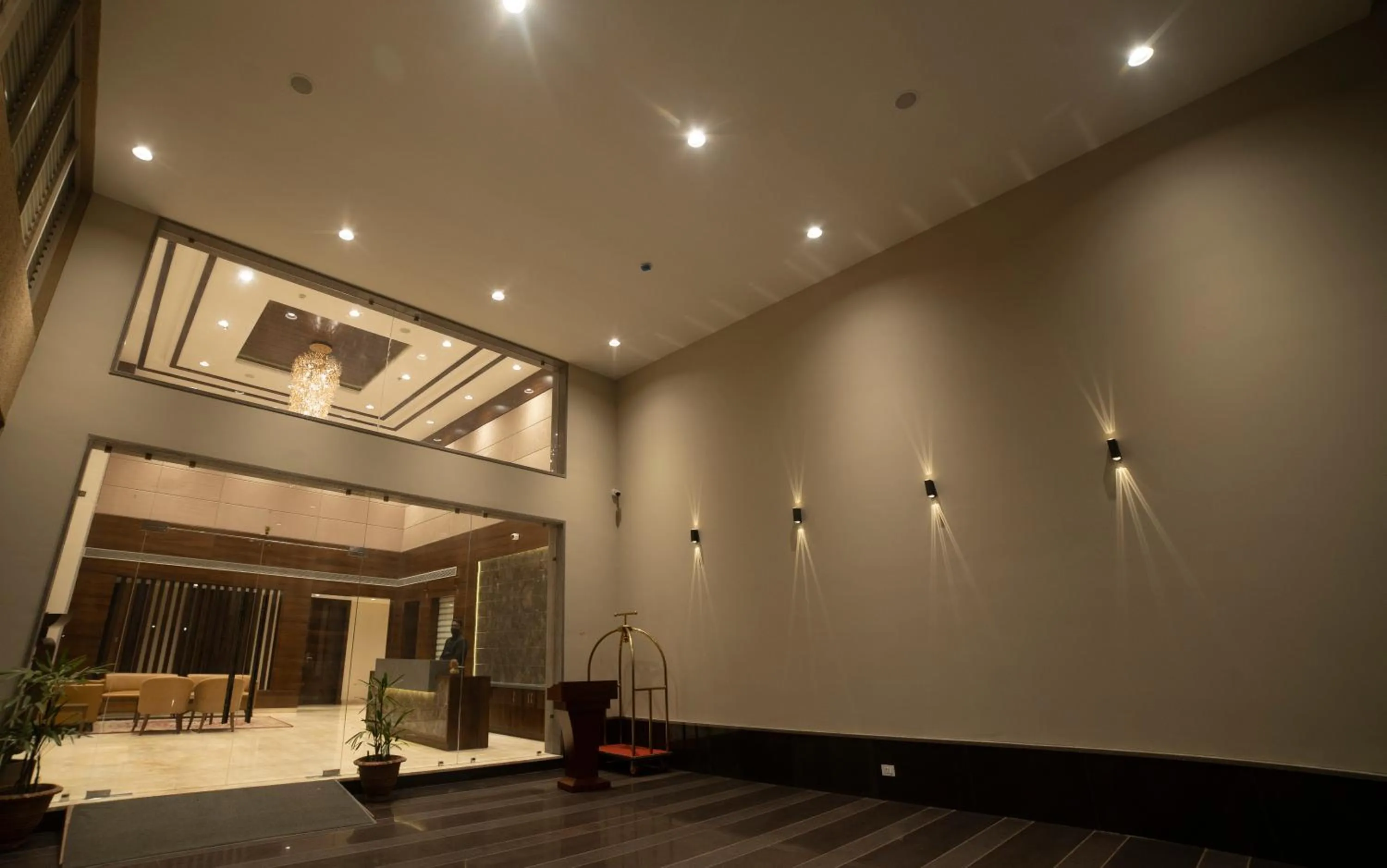 Lobby or reception in HOTEL RAJHANS ABHINANDAN