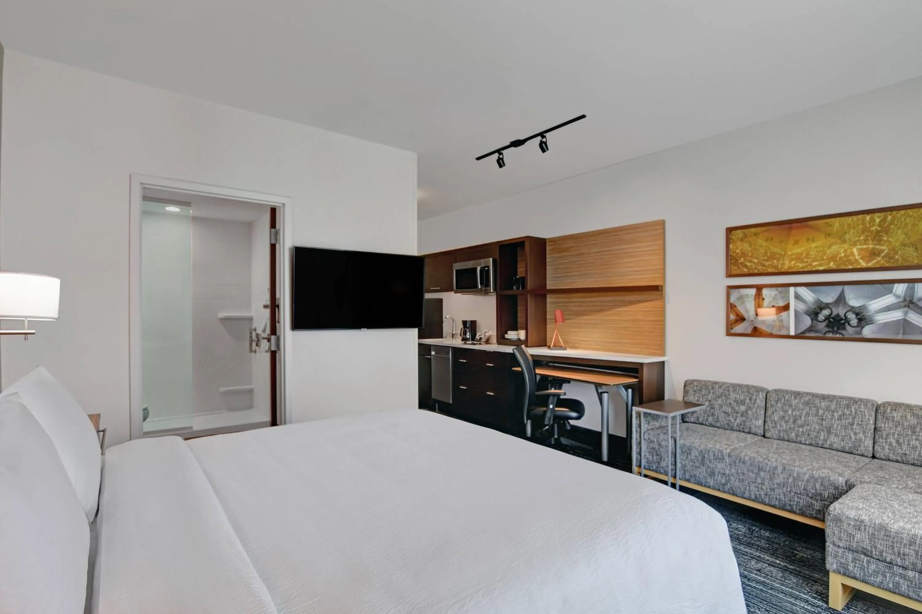 Photo of the whole room, Bed in TownePlace Suites by Marriott Columbus Dublin