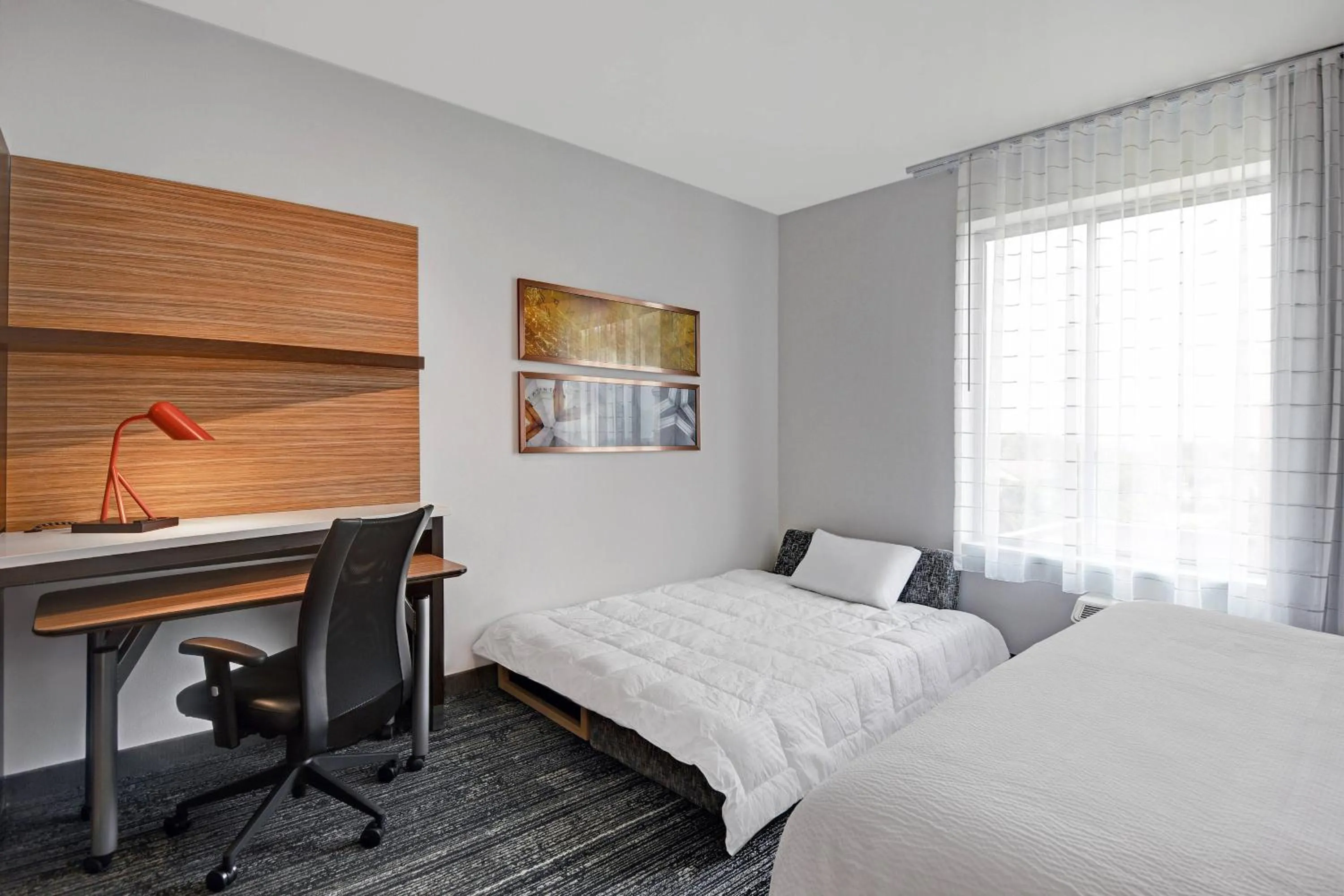 Photo of the whole room, Bed in TownePlace Suites by Marriott Columbus Dublin