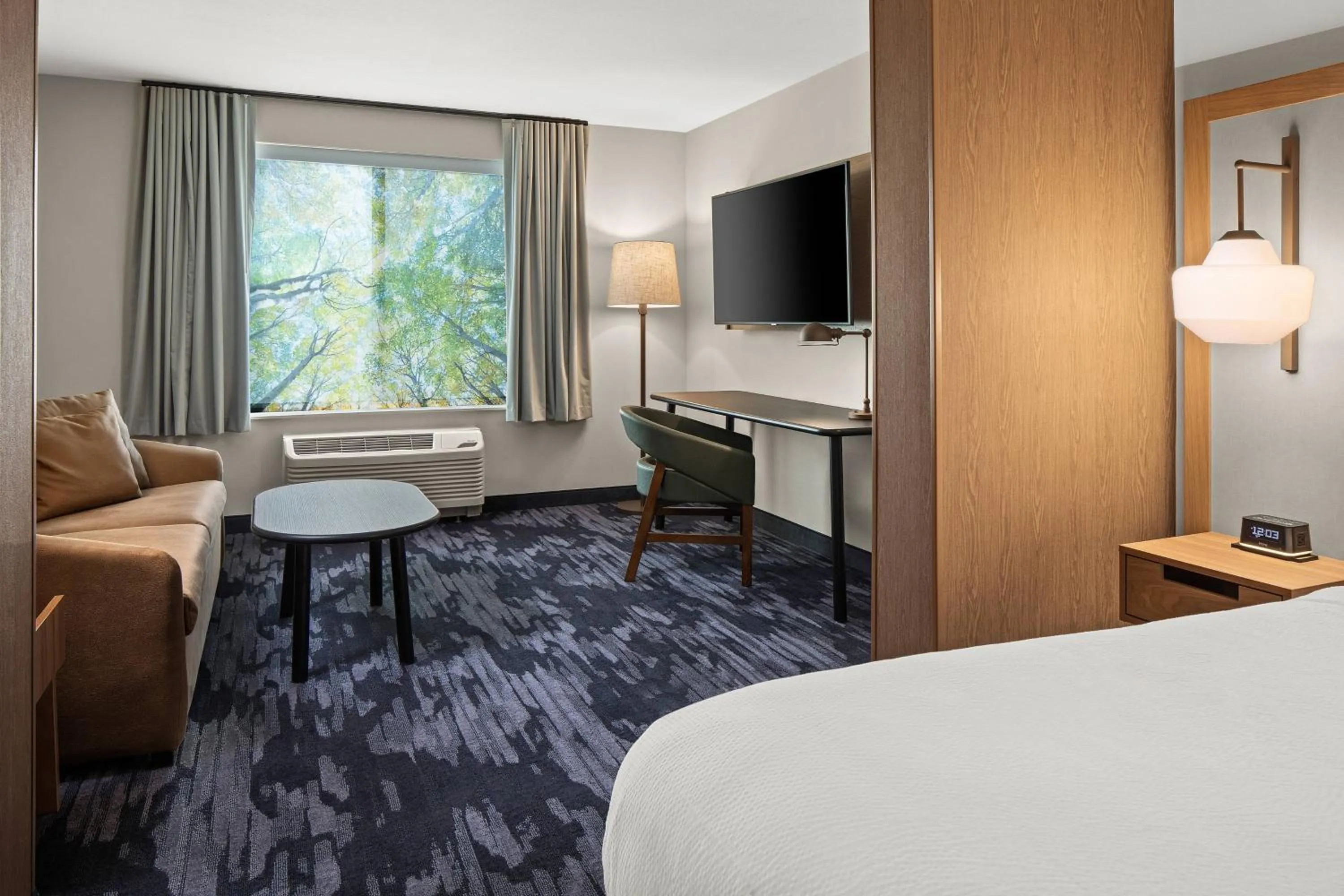 Photo of the whole room, Bed in Fairfield by Marriott Inn & Suites Duluth