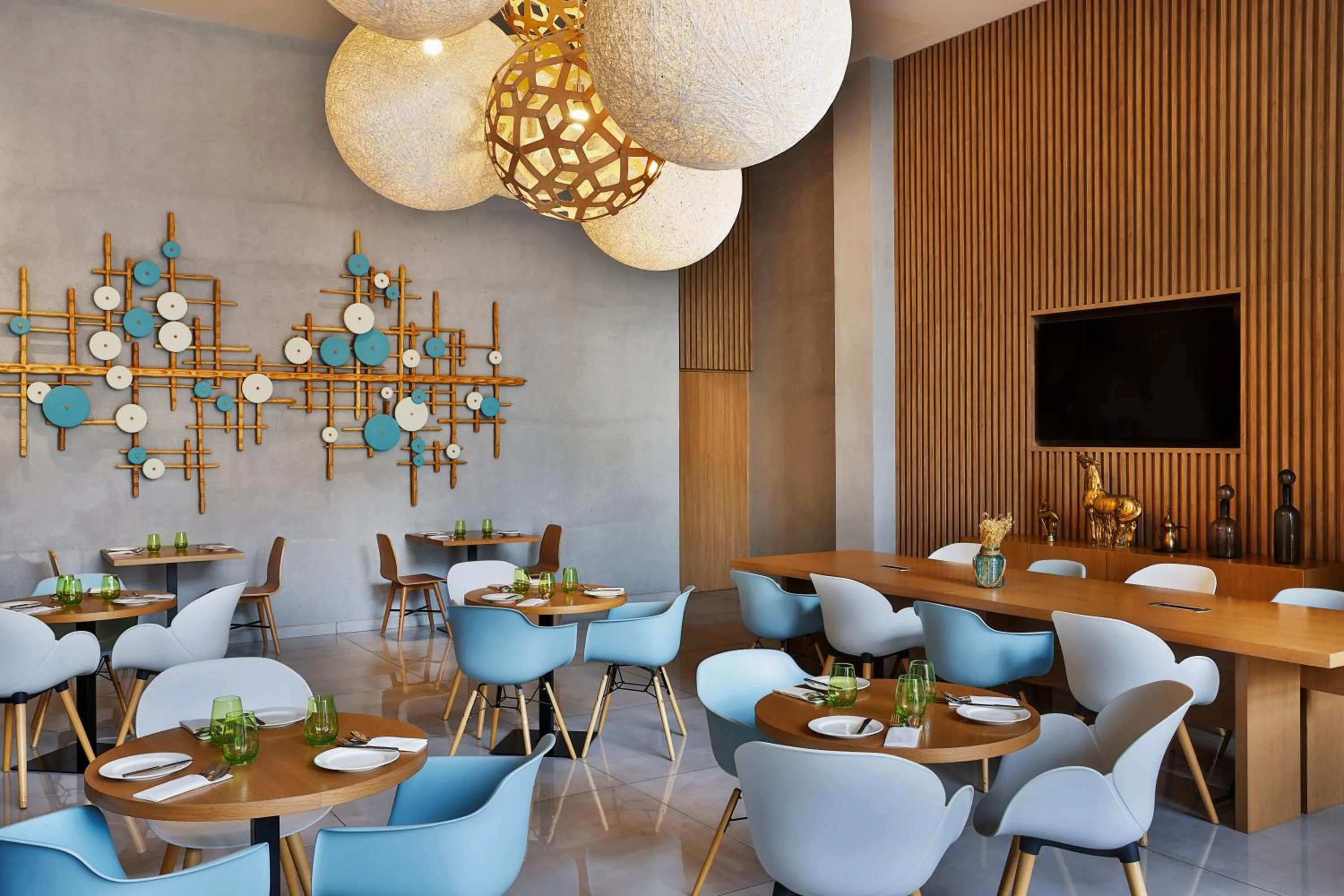 Restaurant/places to eat in Element Al Jaddaf, Dubai