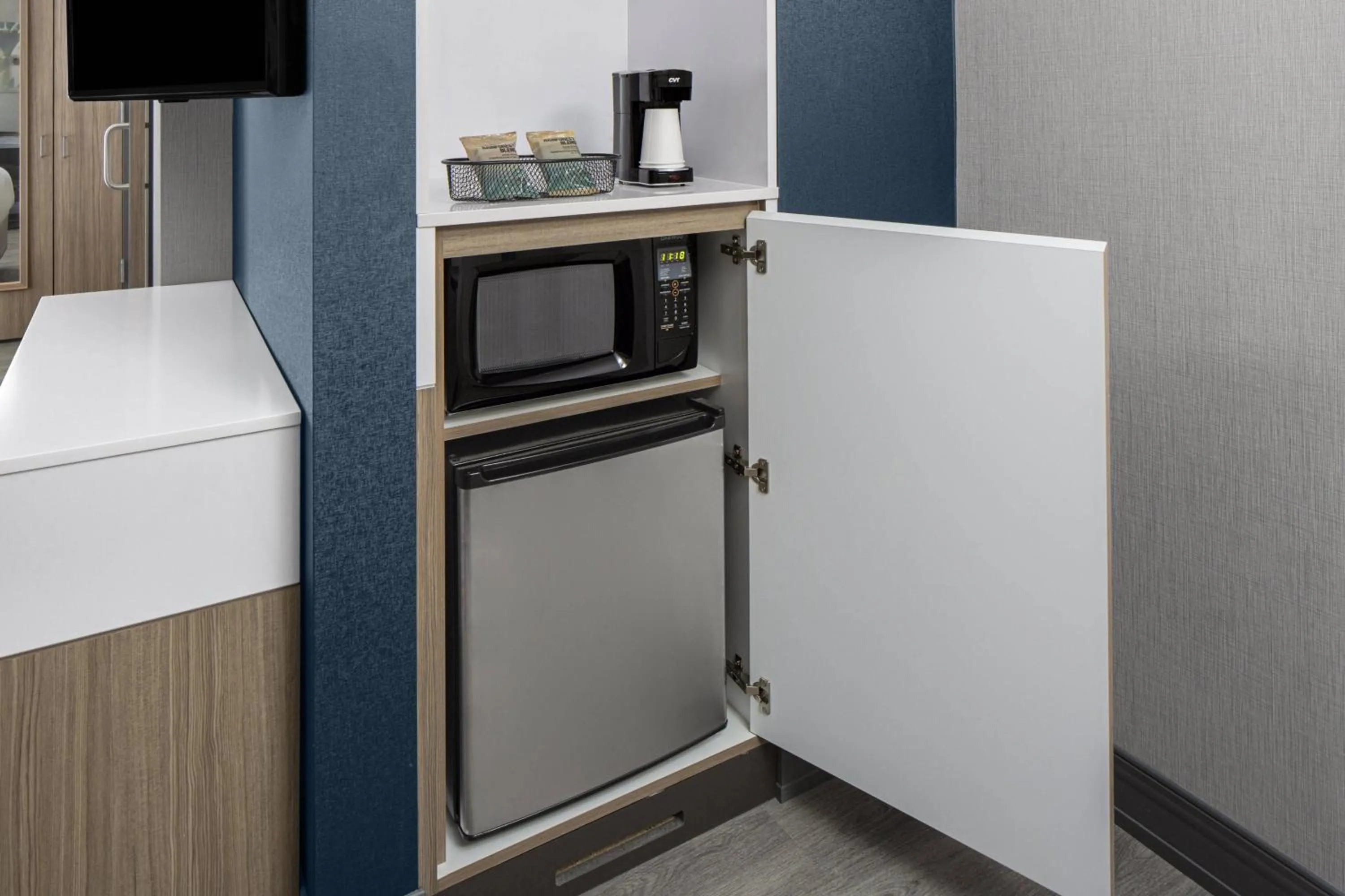 Photo of the whole room in SpringHill Suites by Marriott East Rutherford Meadowlands Carlstadt