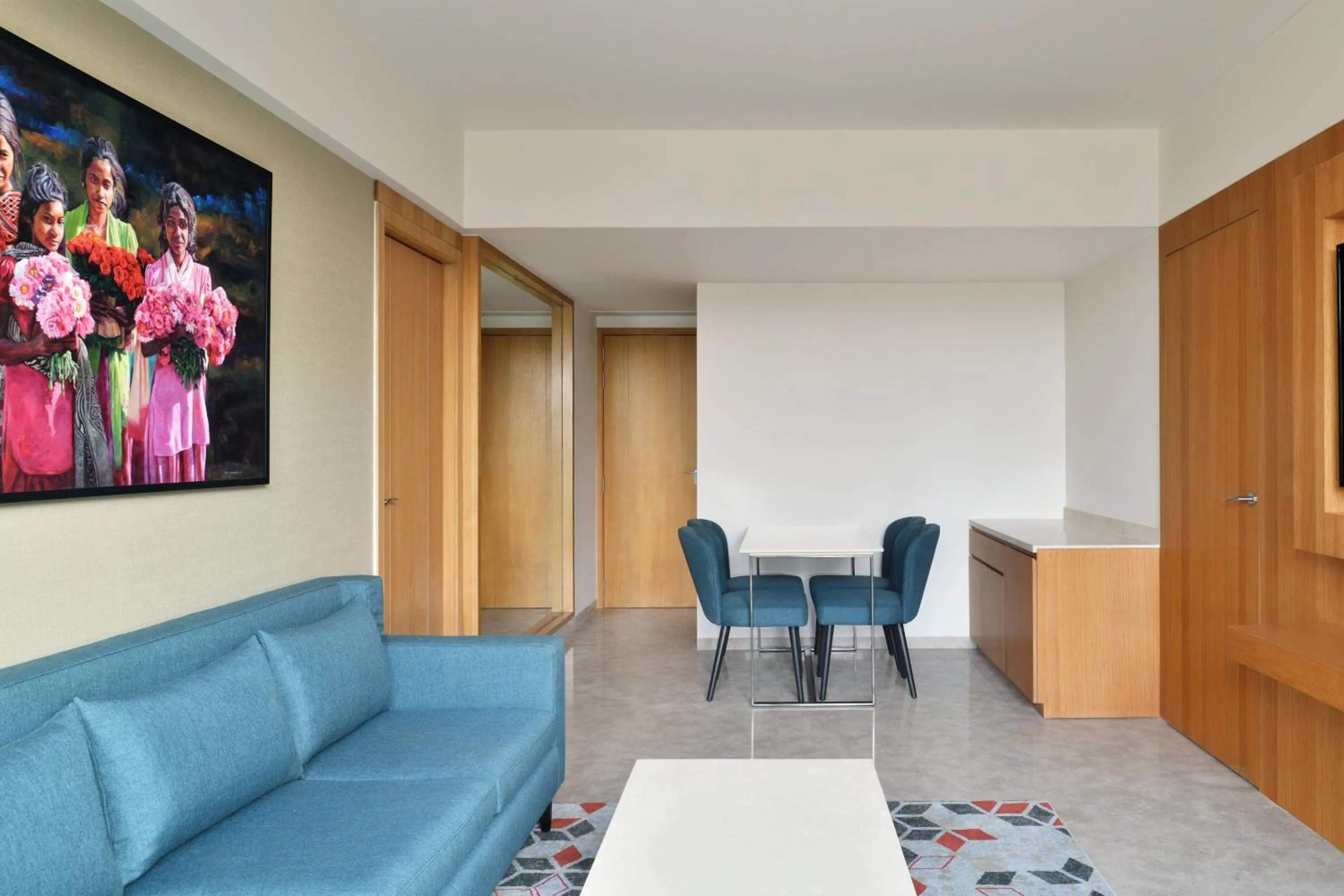 Living room in Courtyard by Marriott Nashik