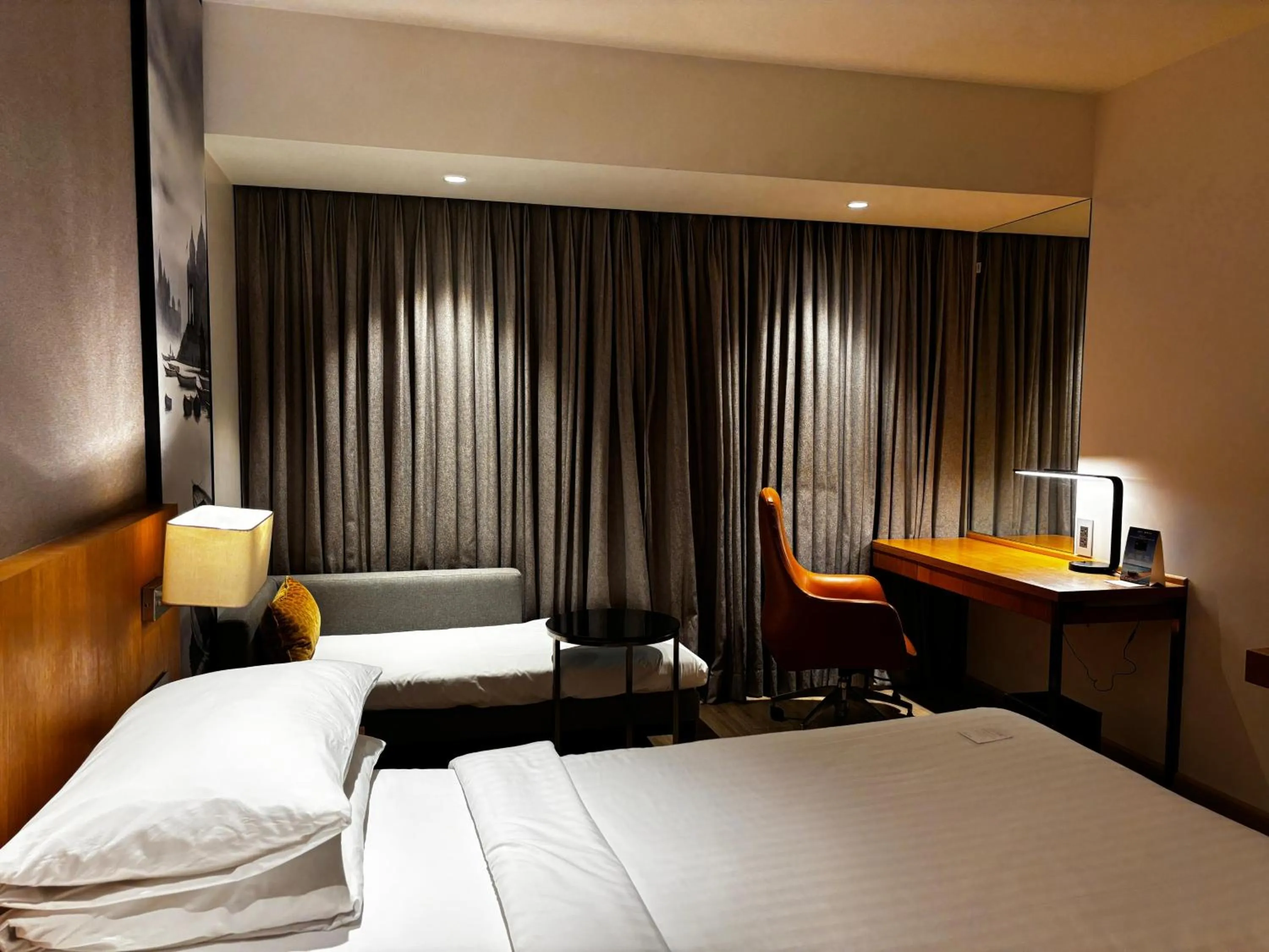 room service, Bed in Courtyard by Marriott Nashik