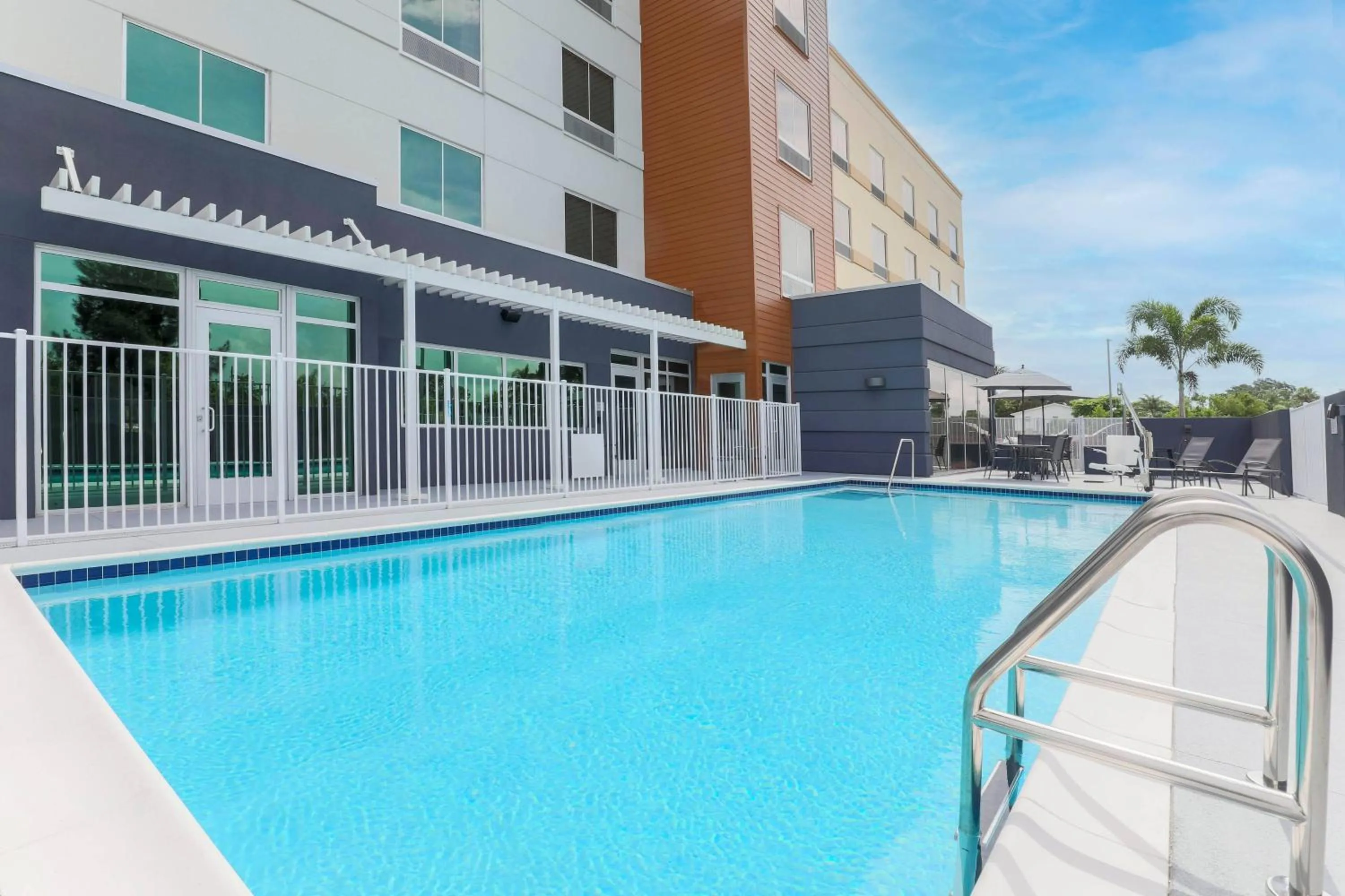 Swimming pool in Fairfield by Marriott Inn & Suites Cape Coral North Fort Myers