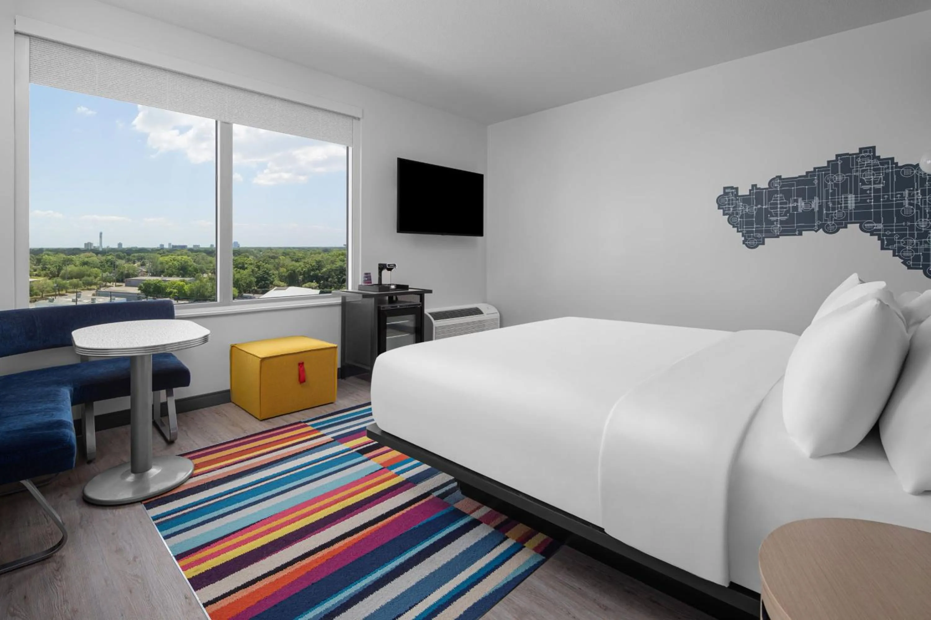 Photo of the whole room, Bed in Aloft Tampa Midtown
