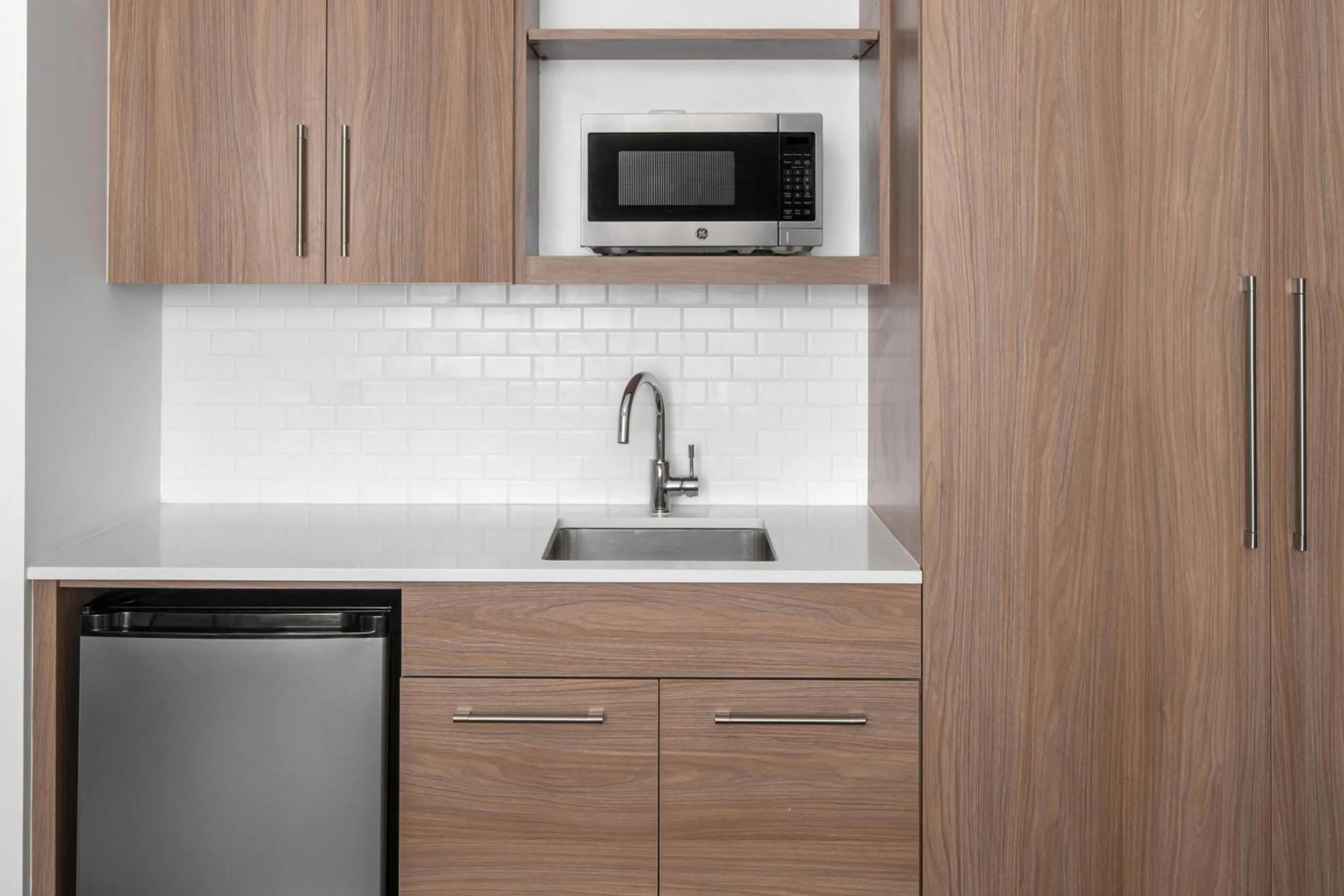 Kitchen or kitchenette in Element Tampa Midtown