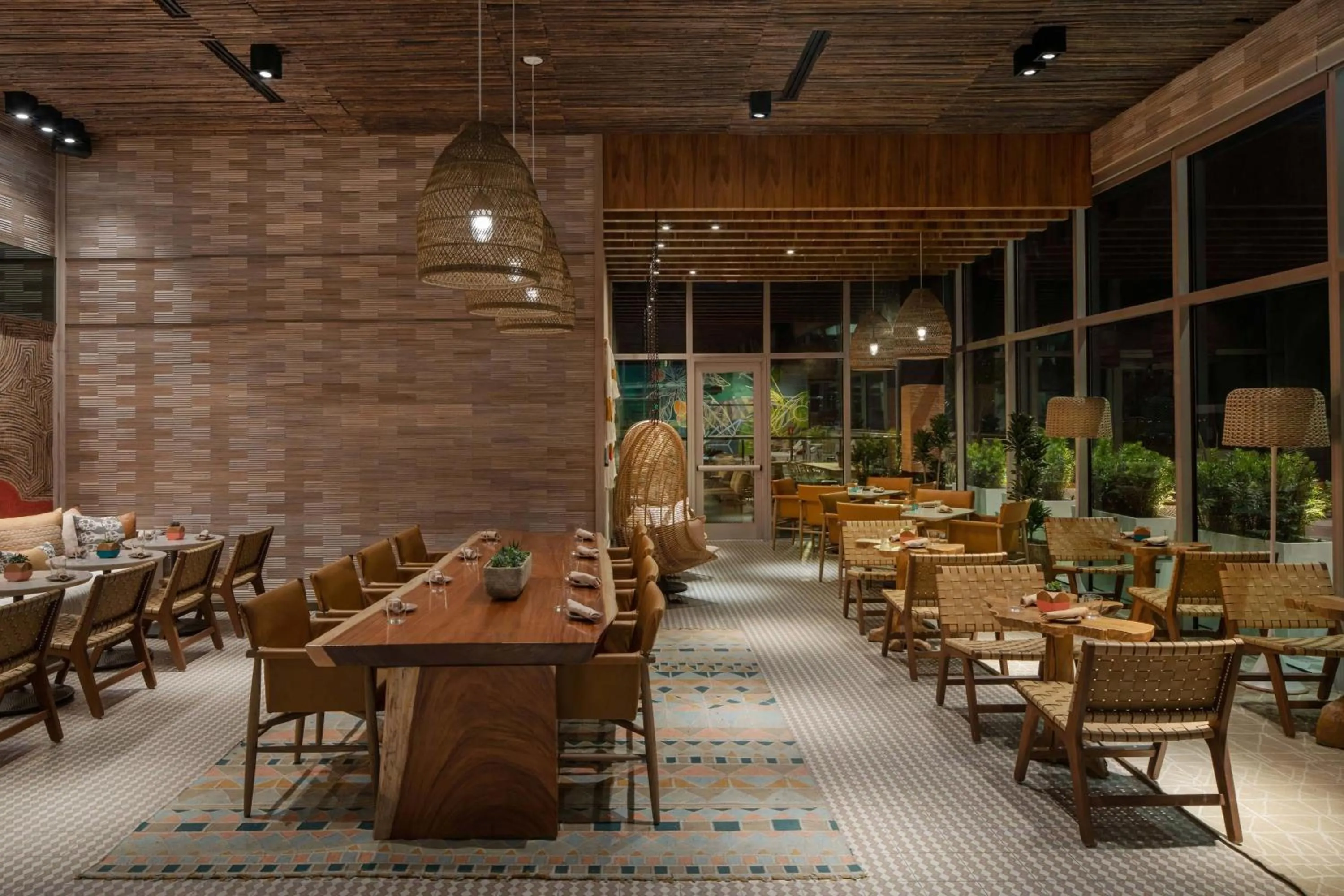 Restaurant/places to eat in Element Tampa Midtown