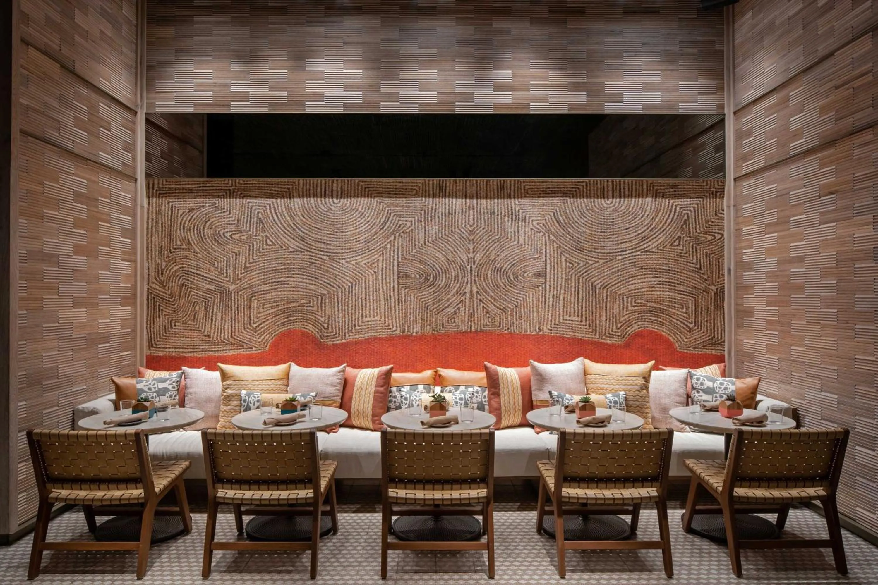 Restaurant/places to eat in Element Tampa Midtown