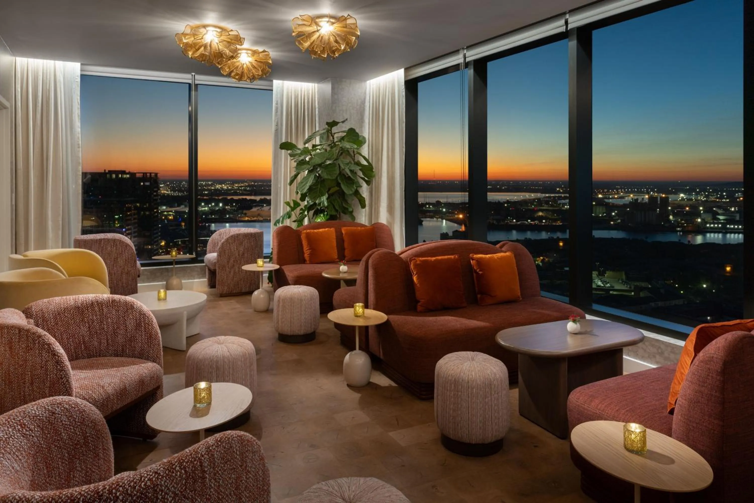 Lounge or bar in JW Marriott Tampa Water Street