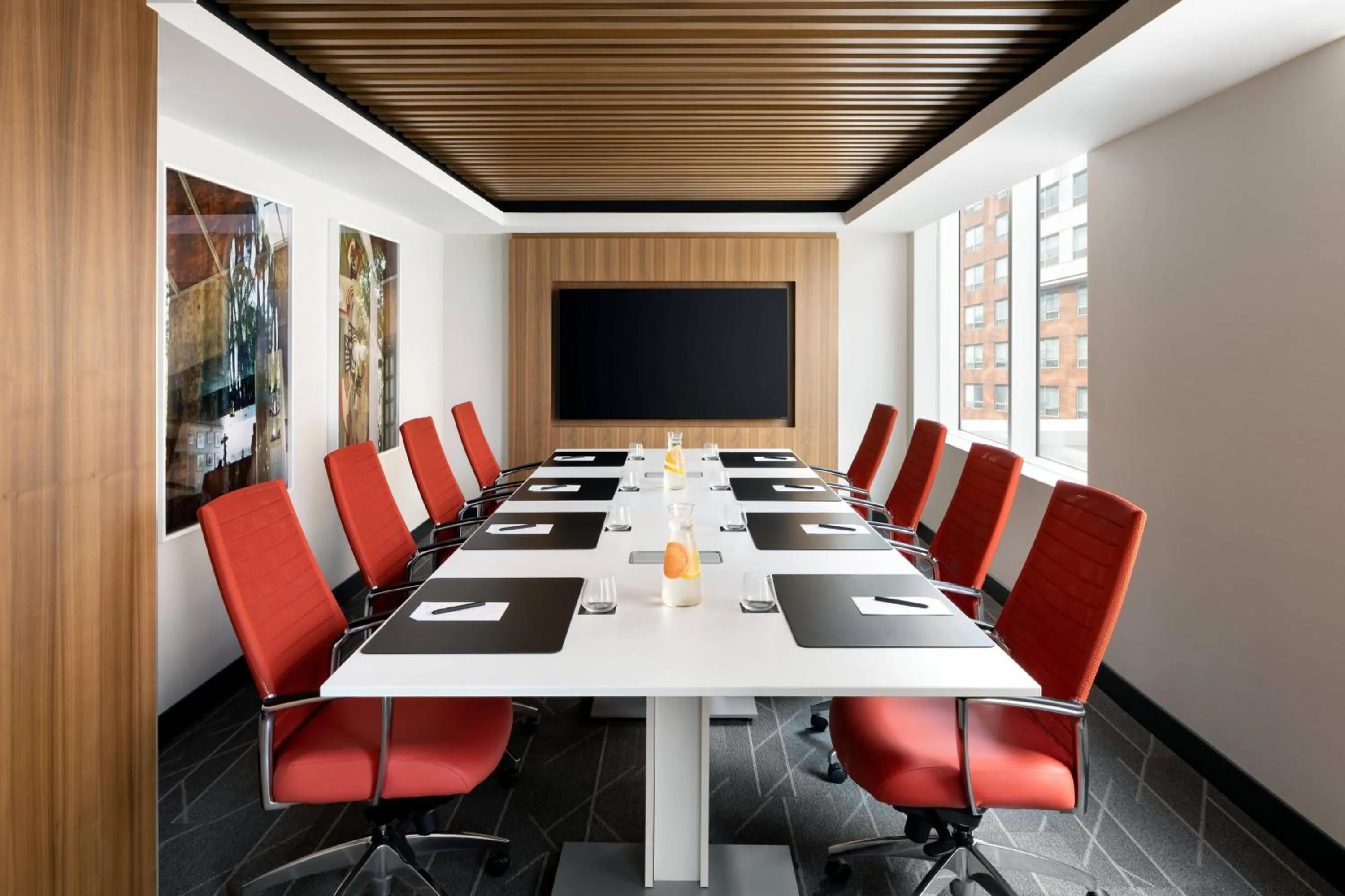 Meeting/conference room in Humaniti Hotel Montreal, Autograph Collection