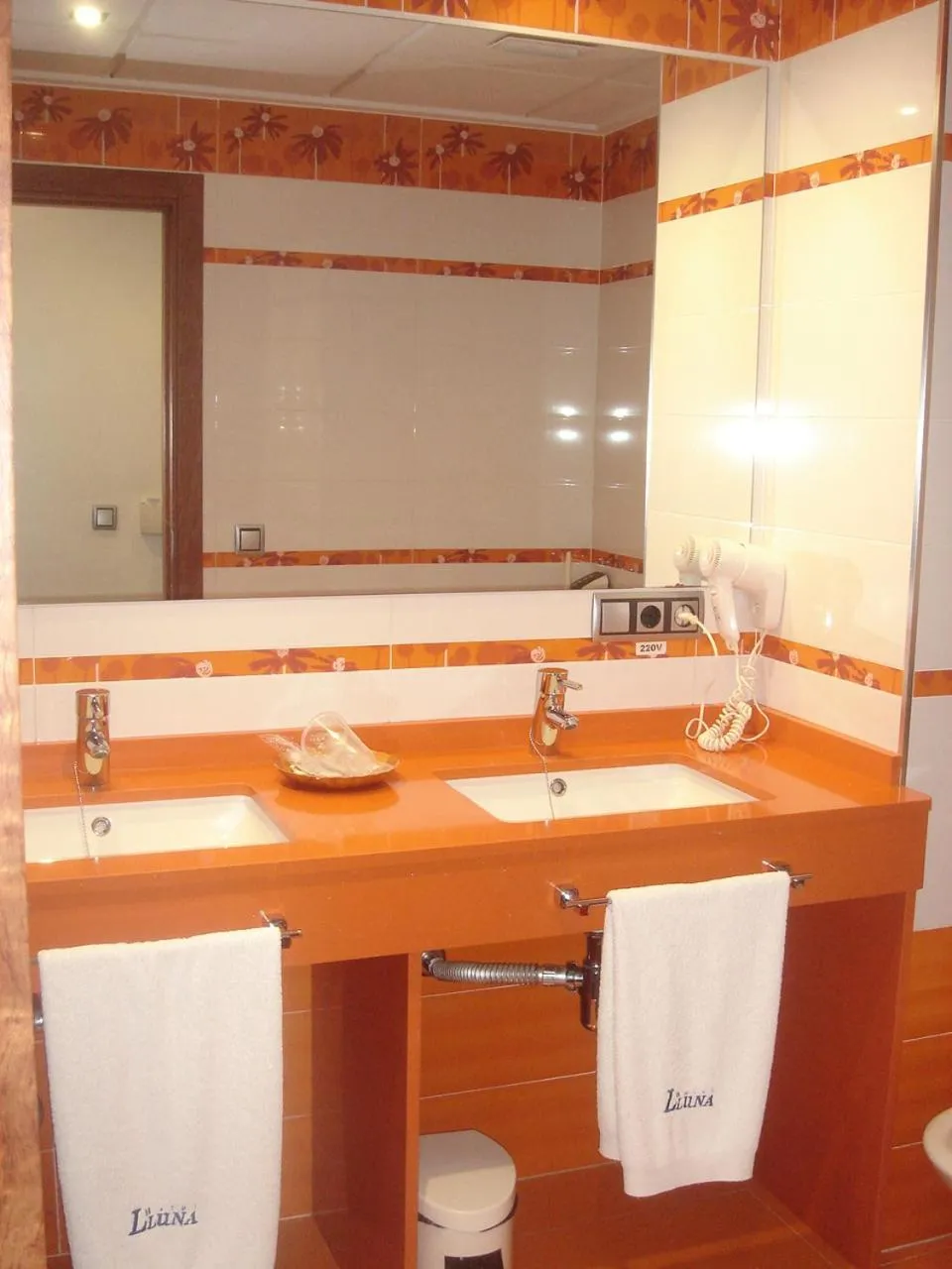 Bathroom in Hotel Lluna