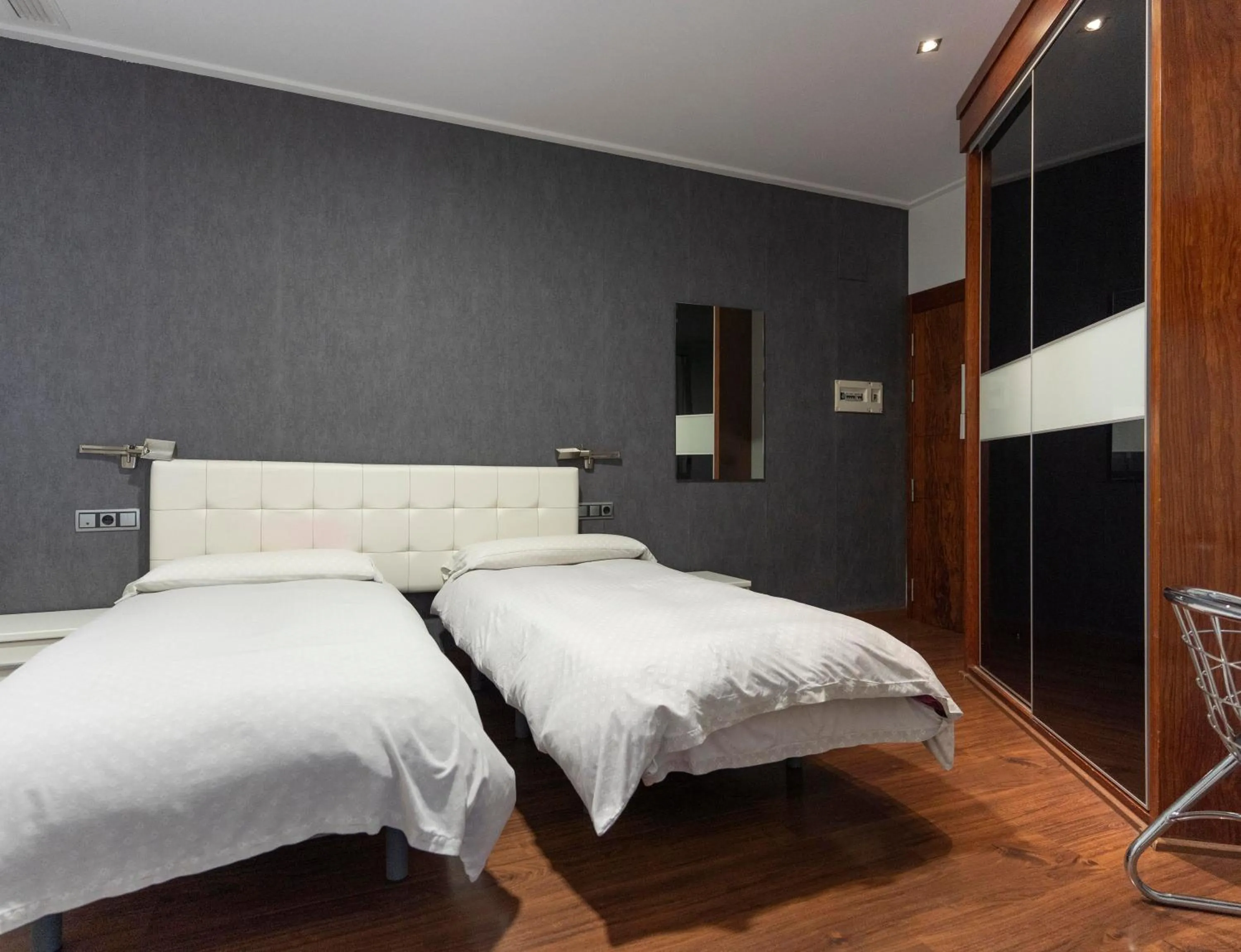 Bedroom, Bed in Hotel Lluna