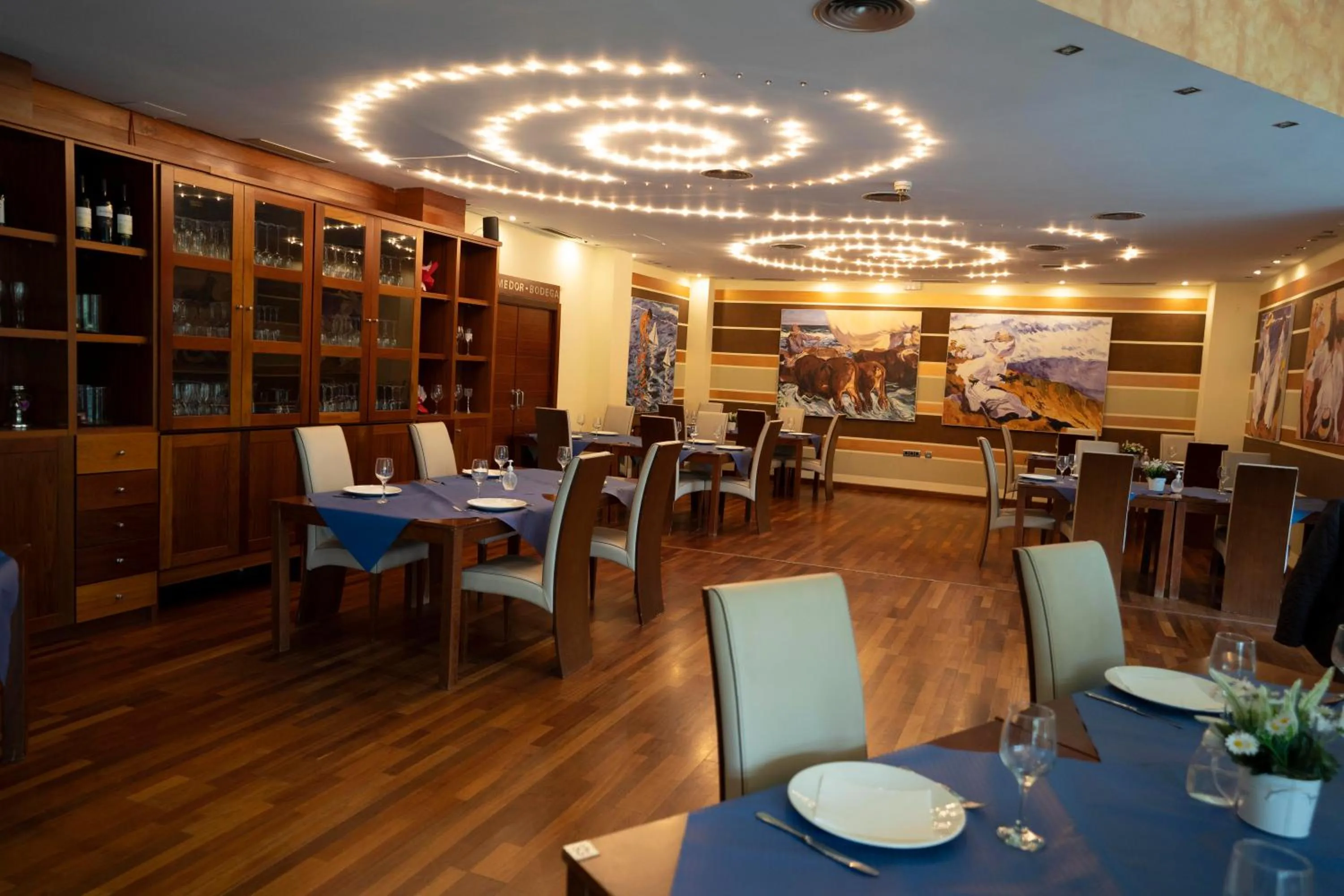 Restaurant/places to eat in Hotel Lluna