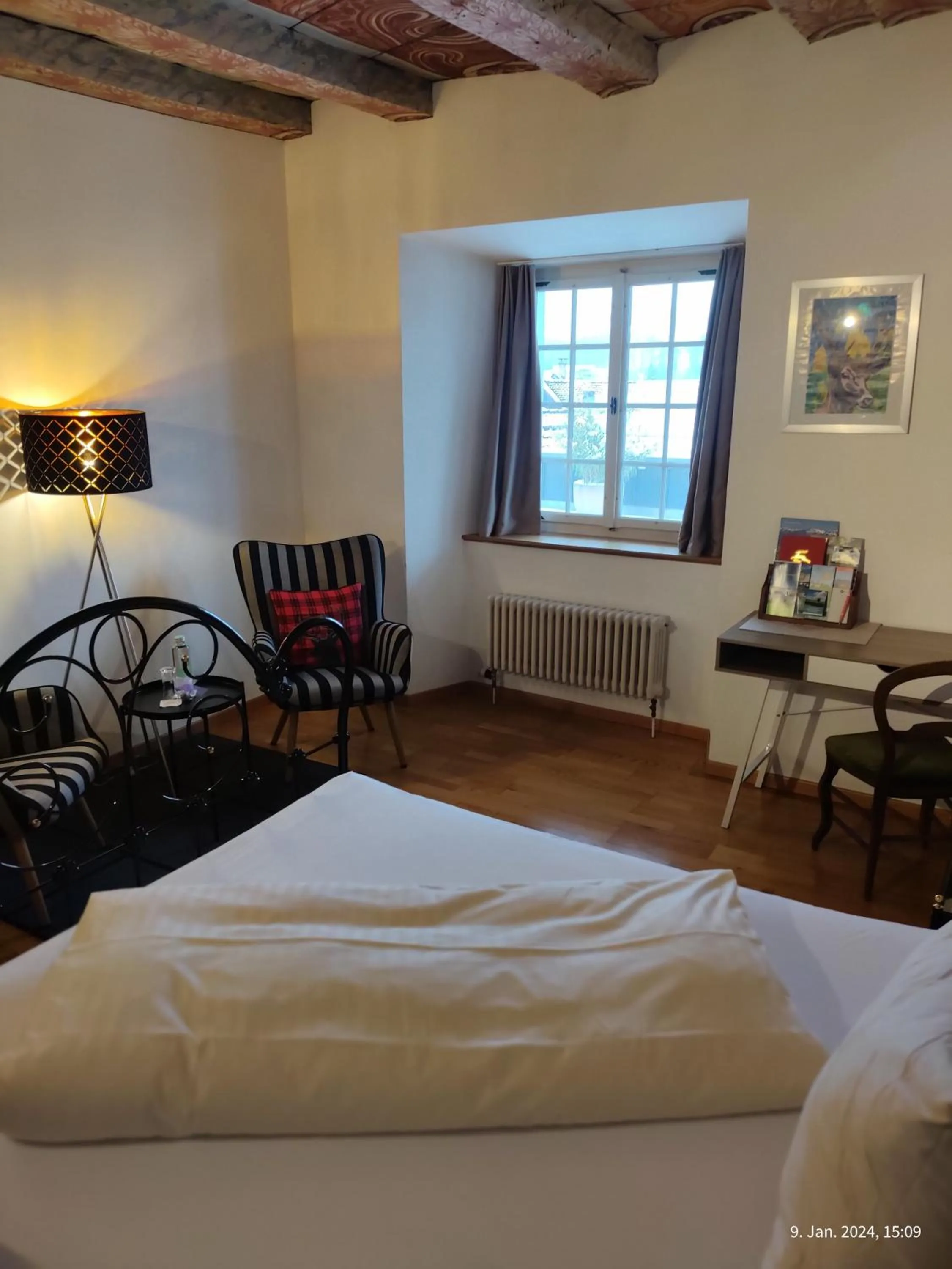 Bed in Gasthaus "Hotel Hirschen"