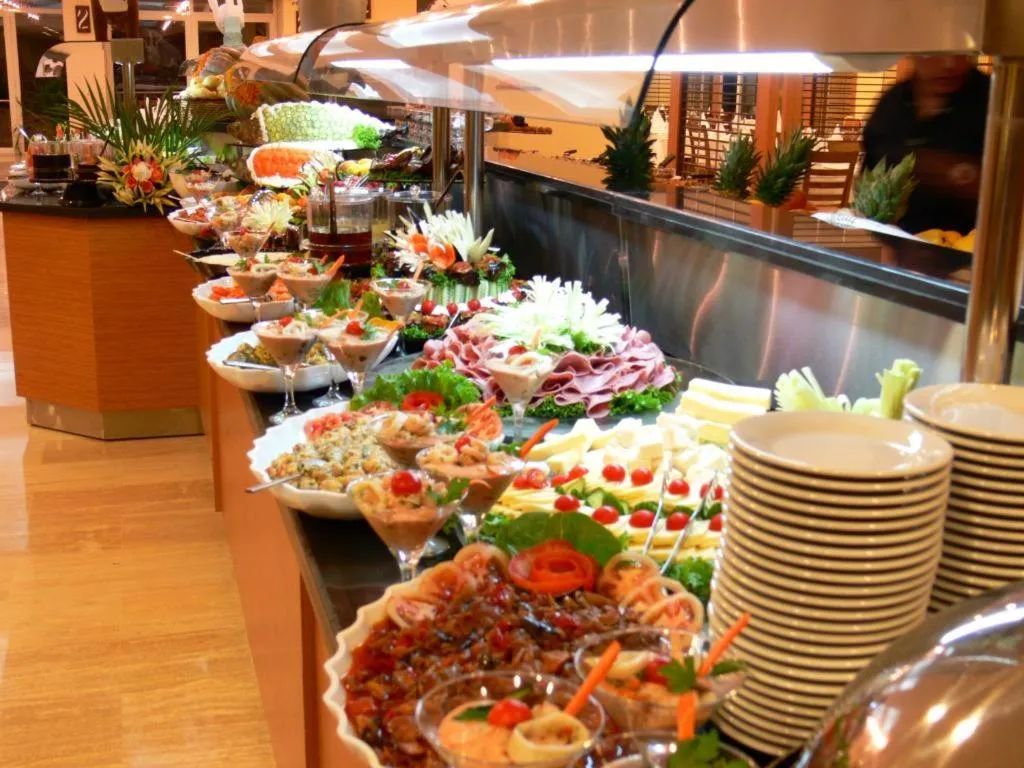 Restaurant/places to eat in İğneada Resort Hotel & SPA