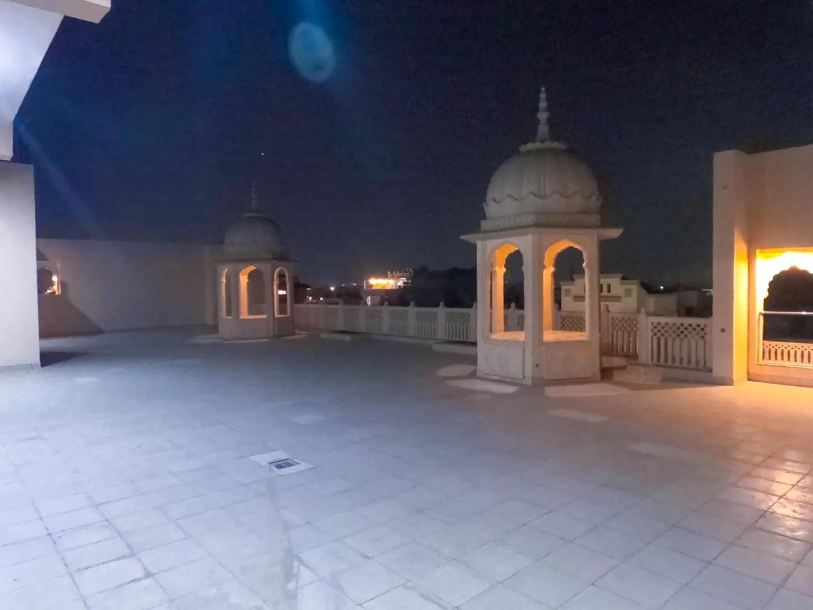 Night in The Taj Vista Agra -walking distance to Taj Mahal