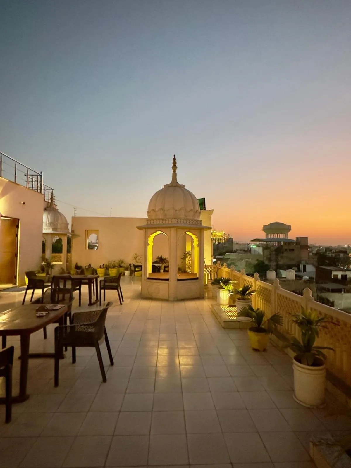 The Taj Vista Agra -walking distance to Taj Mahal